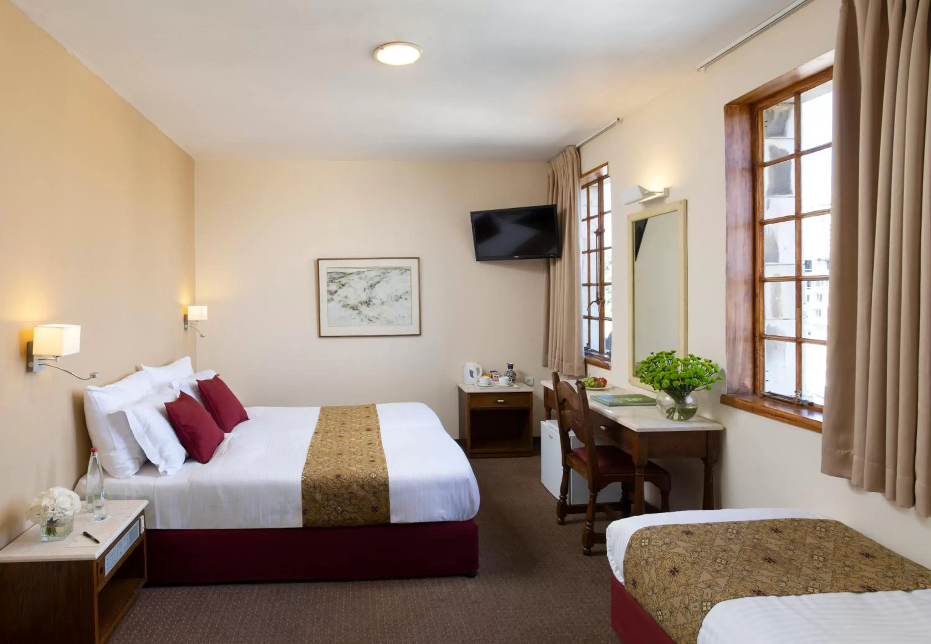 Triple Room in YMCA Three Arches Hotel Triple Room in YMCA Three Arches Hotel