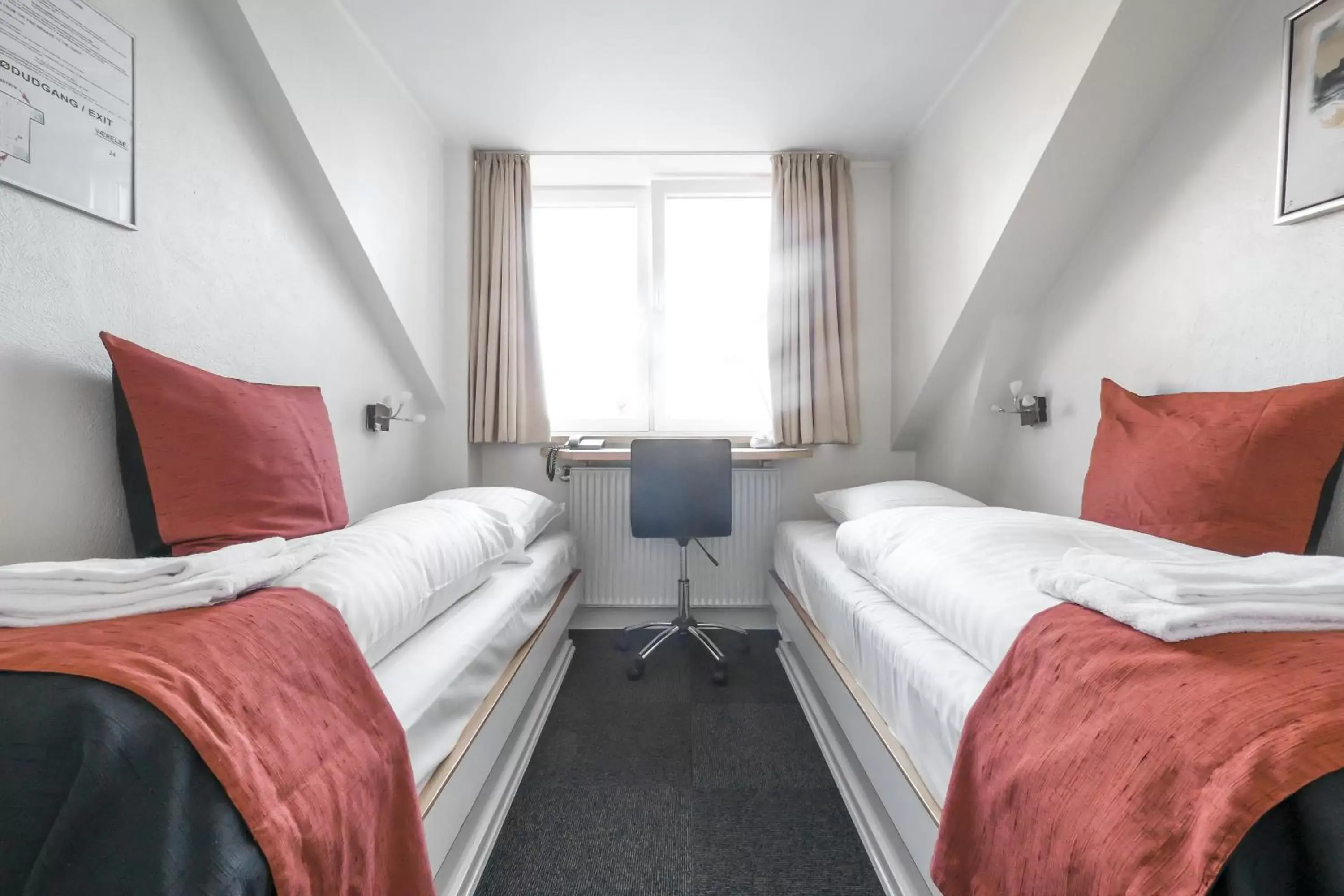 Small Twin Room in Milling Hotel Mini 11 Small Twin Room in Milling Hotel Mini 11