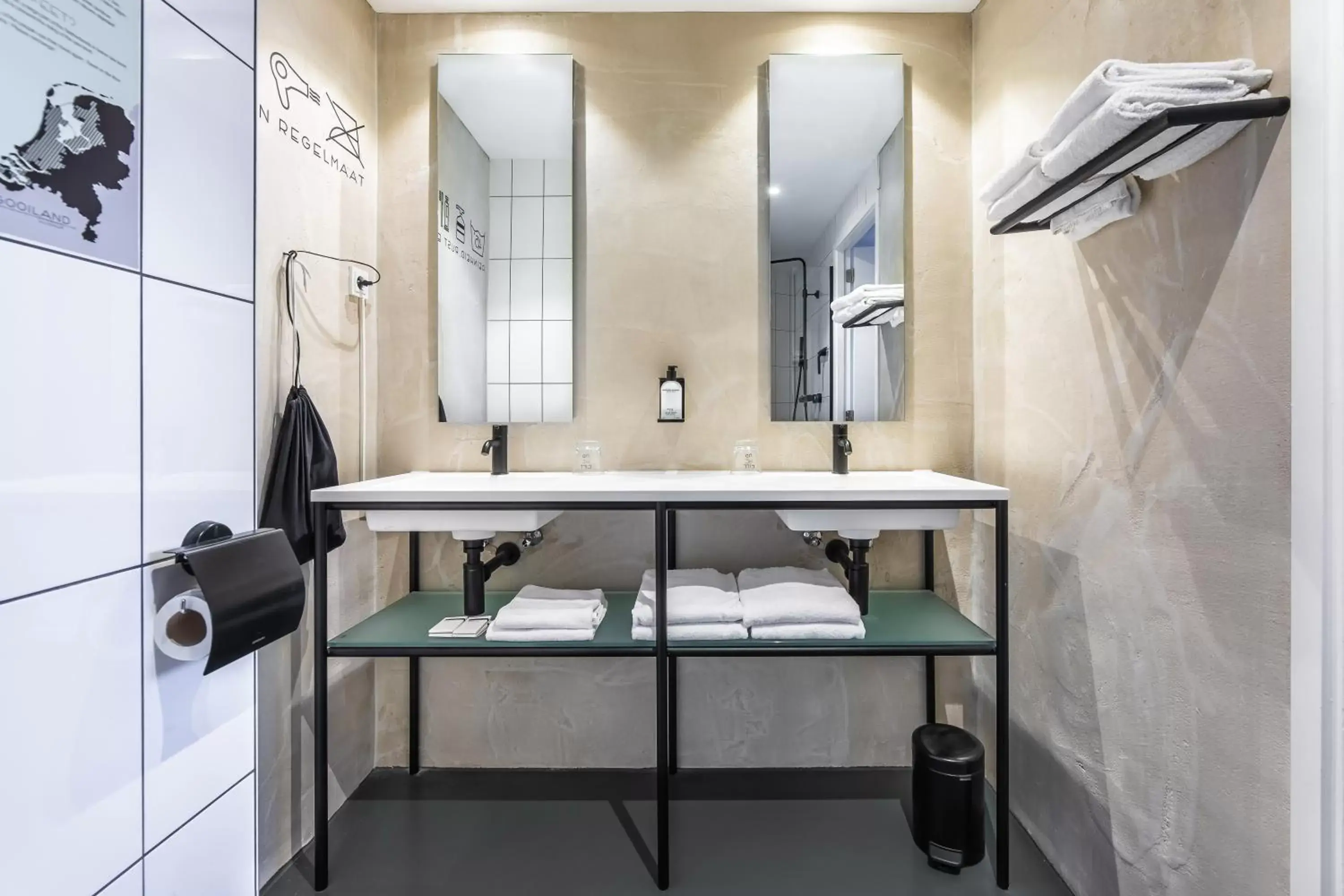 Triple Room in Gooiland Hotel Triple Room in Gooiland Hotel