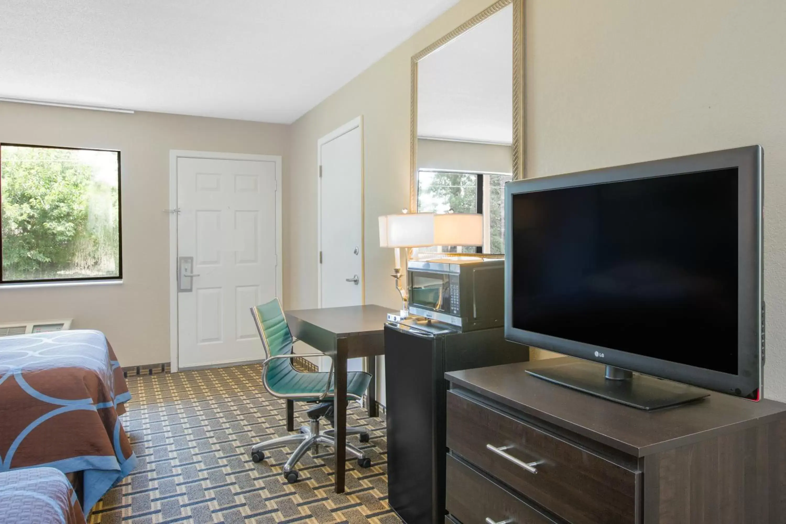 King Room - Non-Smoking in Super 8 by Wyndham Brinkley King Room - Non-Smoking in Super 8 by Wyndham Brinkley