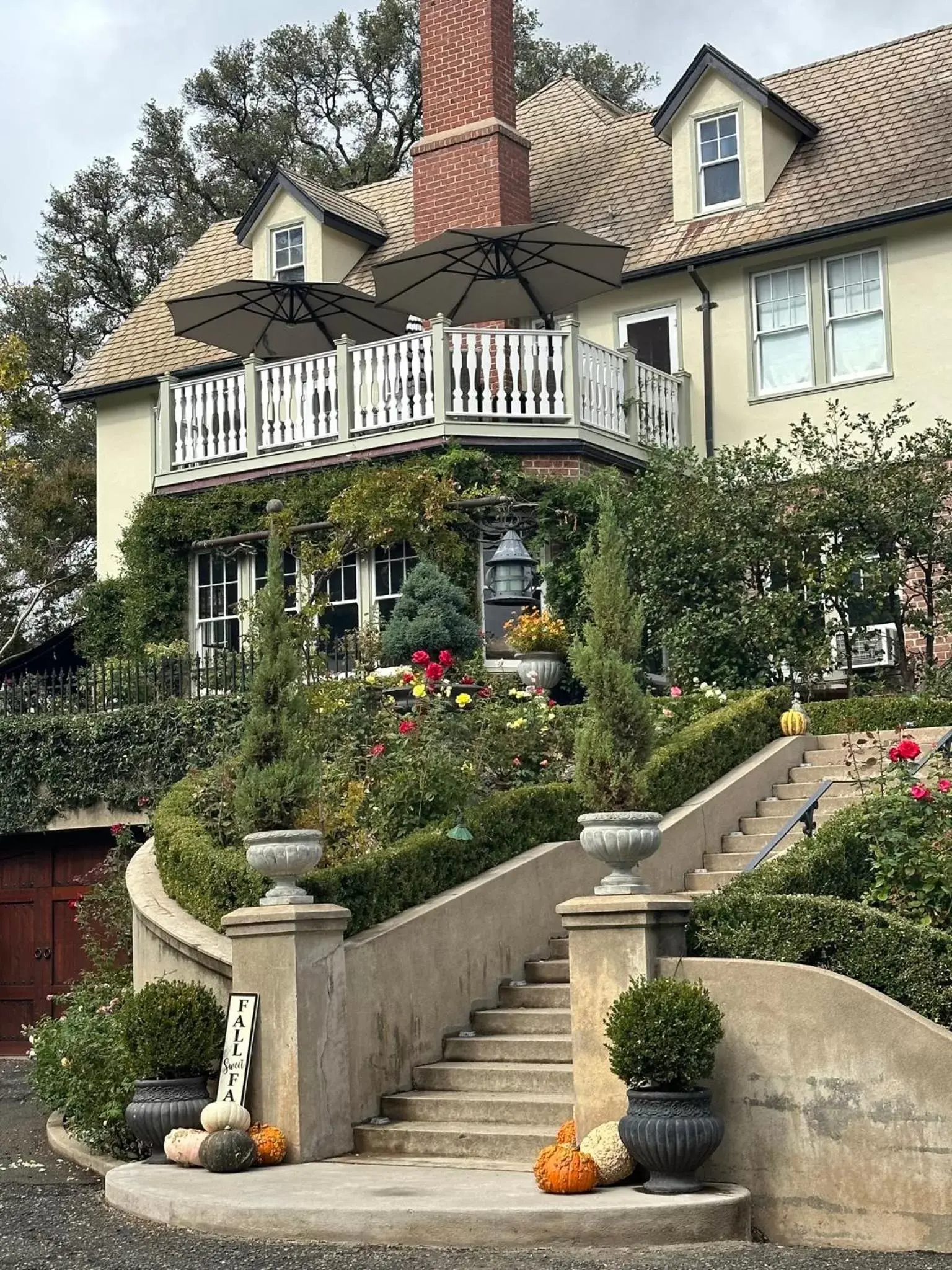 The Inn on Knowles Hill Bed & Breakfast Hotel The Inn on Knowles Hill Bed & Breakfast Hotel