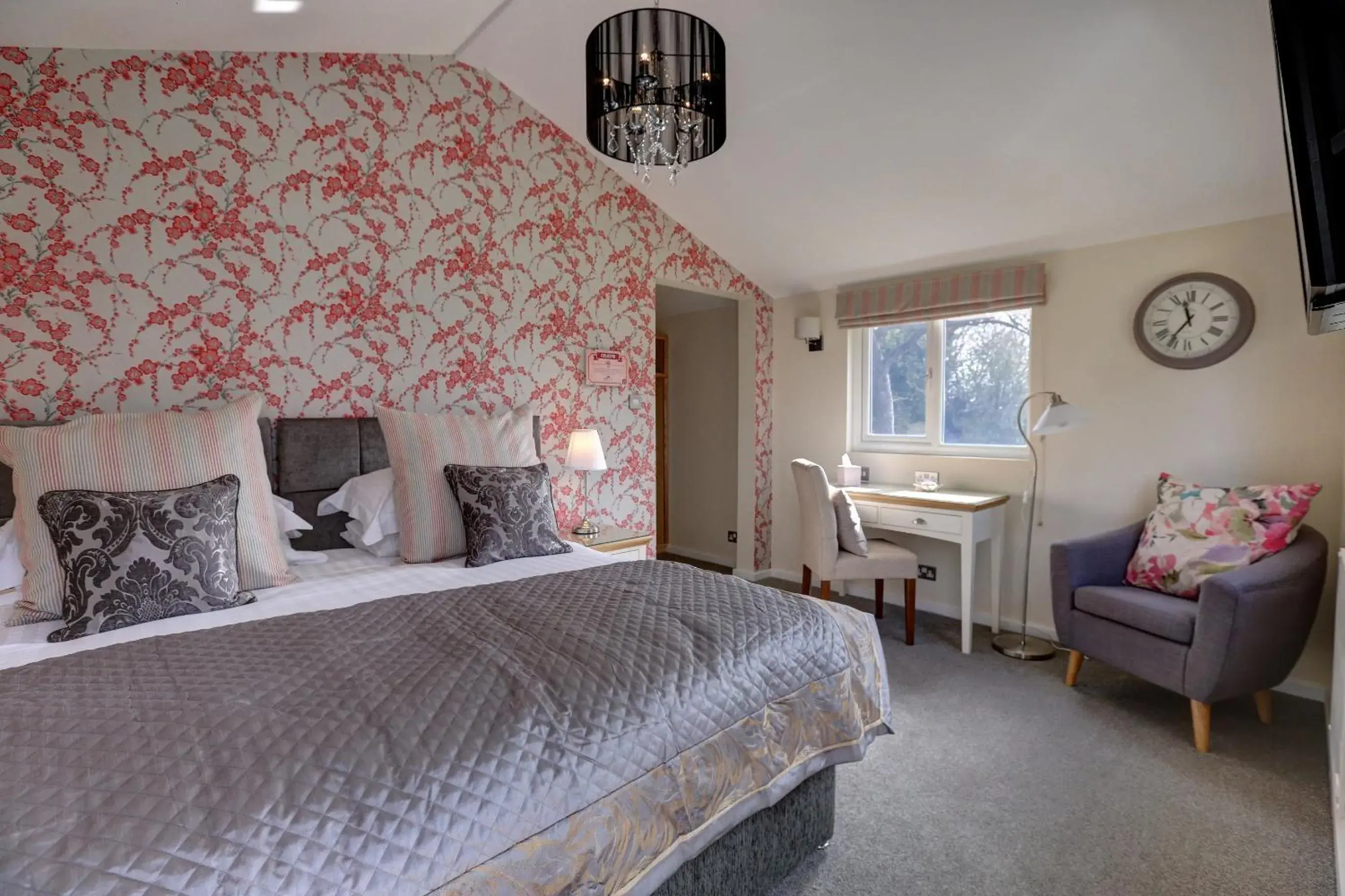 Double or Twin Room with Garden View in Manor Court Hotel Double or Twin Room with Garden View in Manor Court Hotel