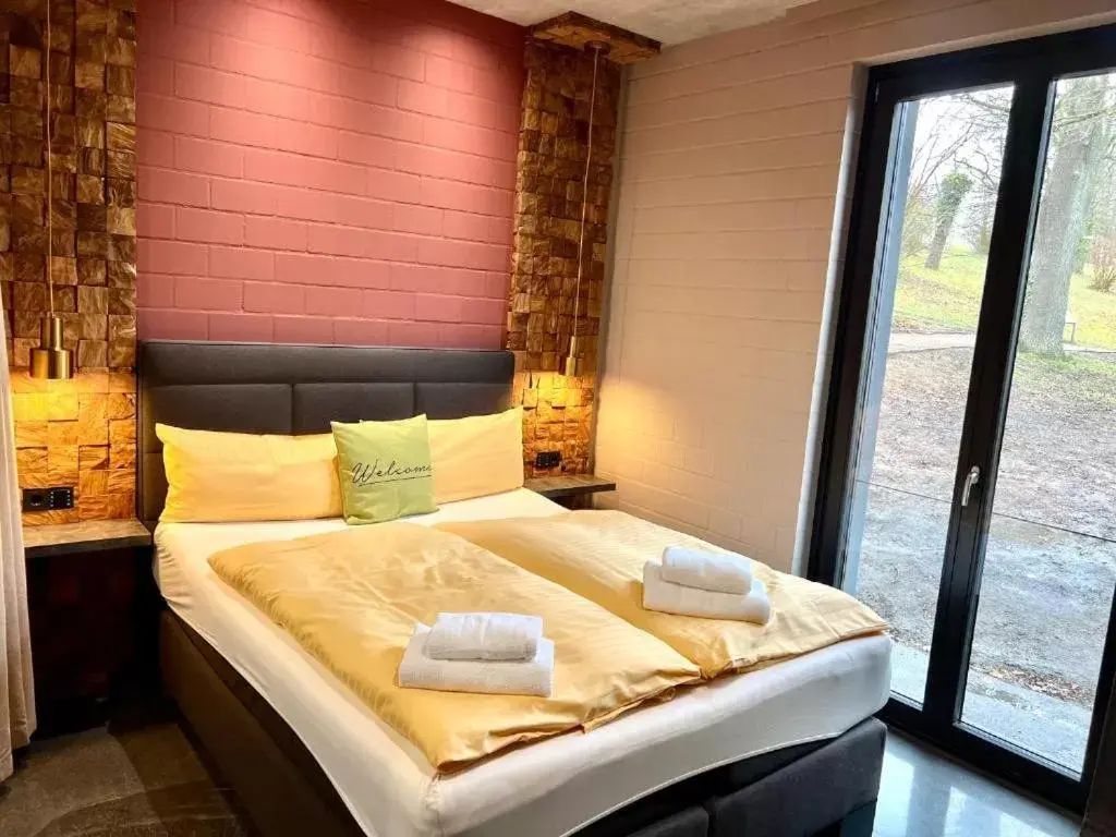 Double Room with Garden View in Zweirad Hotel Lenne Double Room with Garden View in Zweirad Hotel Lenne