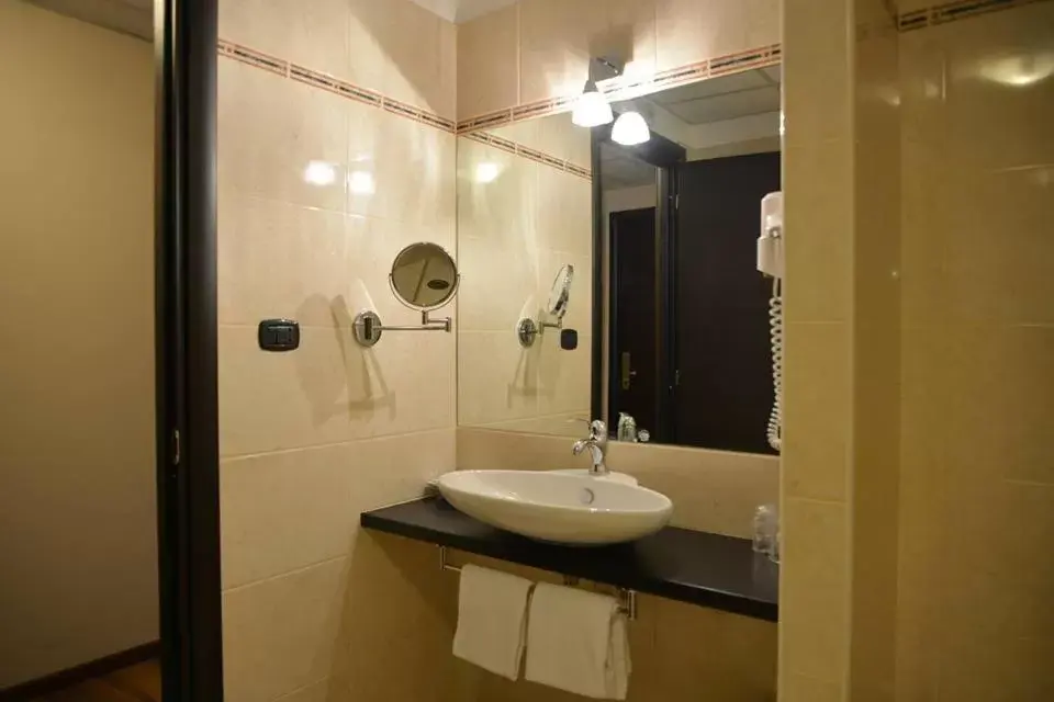 Comfort Double or Twin Room in Forum Palace Hotel Comfort Double or Twin Room in Forum Palace Hotel