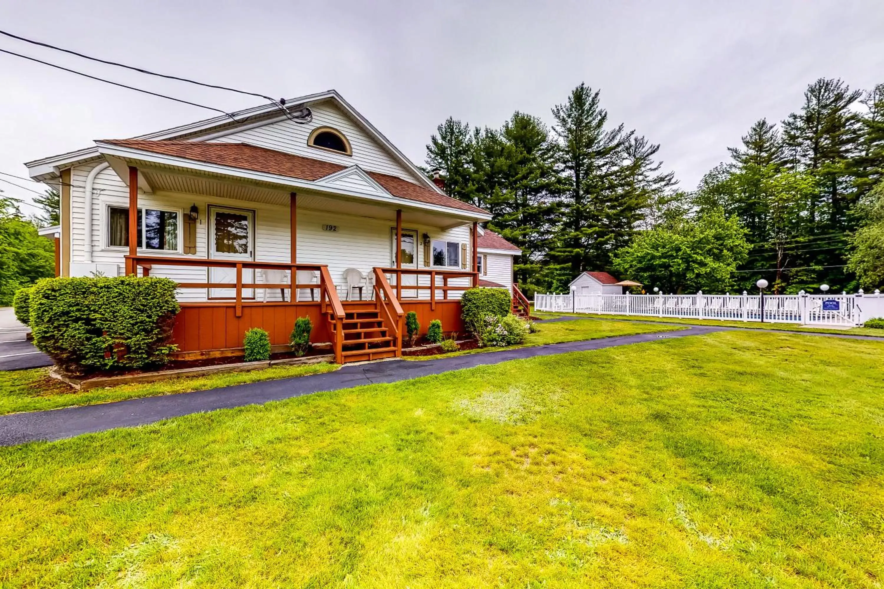 Superior Studio in Riverbank Motel and Cabins Managed by Vacasa Superior Studio in Riverbank Motel and Cabins Managed by Vacasa