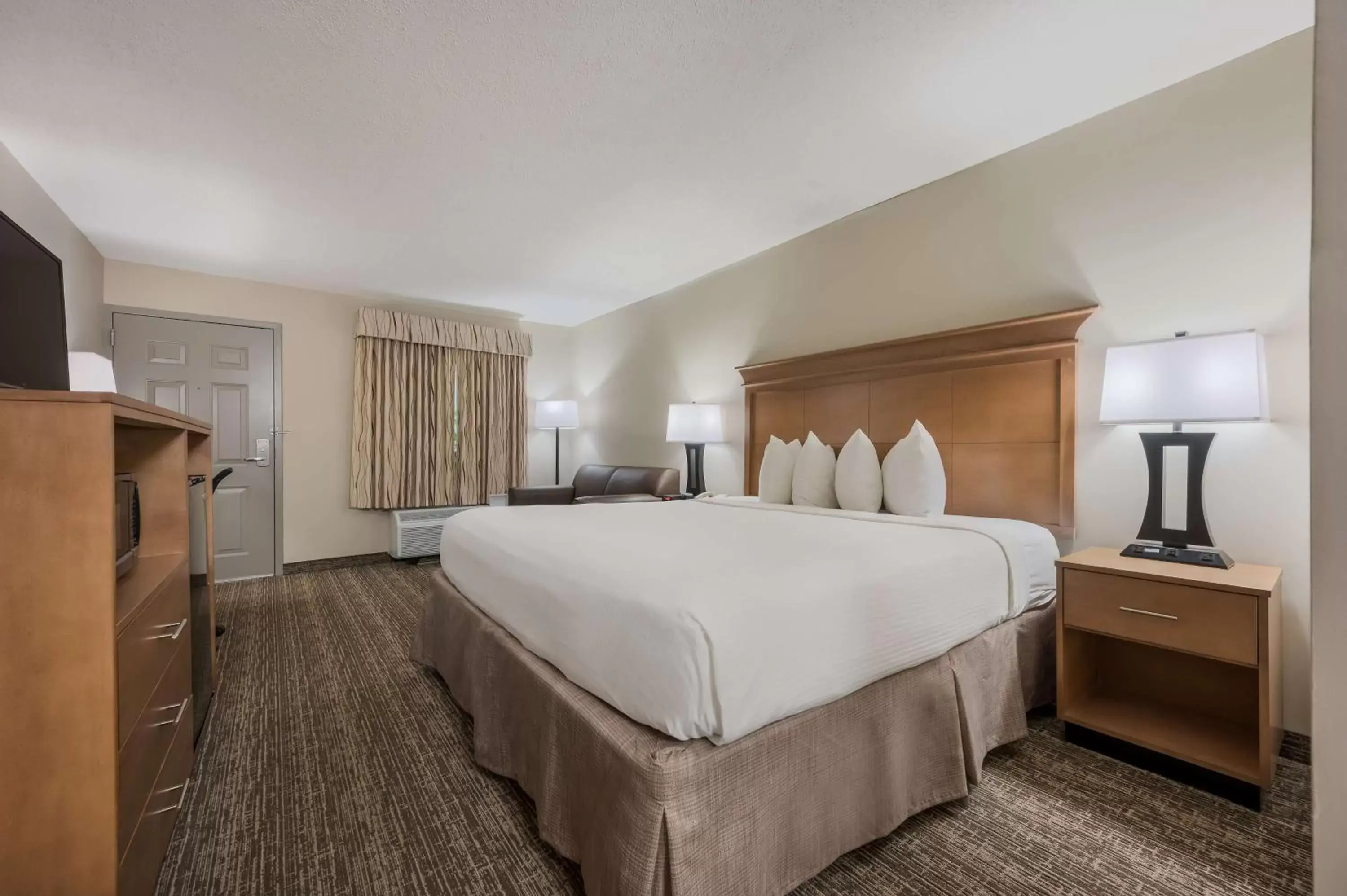 King Room - Smoking in Best Western University Inn King Room - Smoking in Best Western University Inn