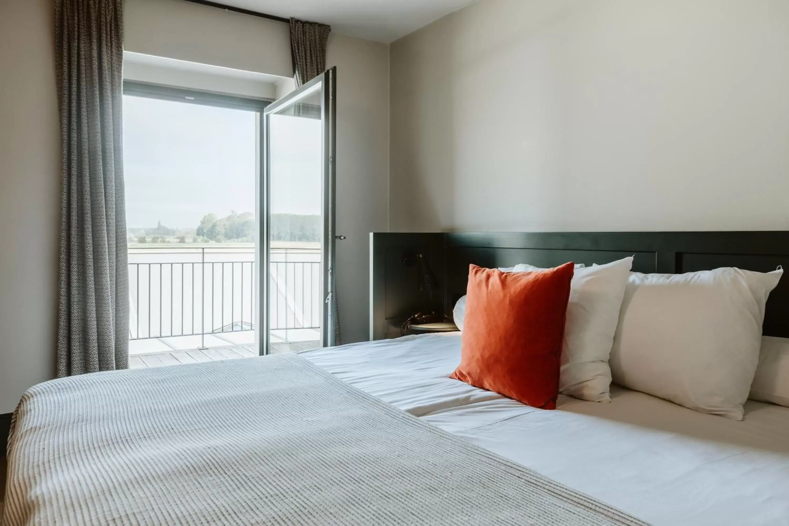 Deluxe Twin Room with Terrace in Auberge du Pêcheur Deluxe Twin Room with Terrace in Auberge du Pêcheur