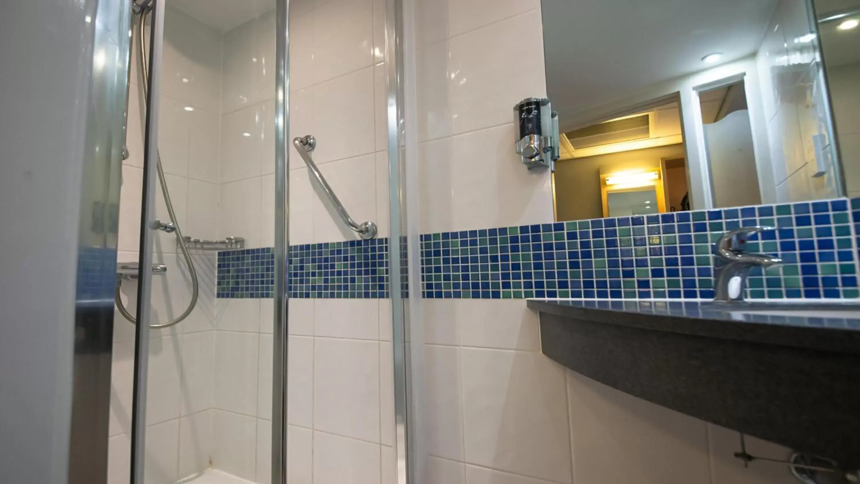 Double Room with Sofa Bed in Holiday Inn Express Hull City Centre, an IHG Hotel Double Room with Sofa Bed in Holiday Inn Express Hull City Centre, an IHG Hotel