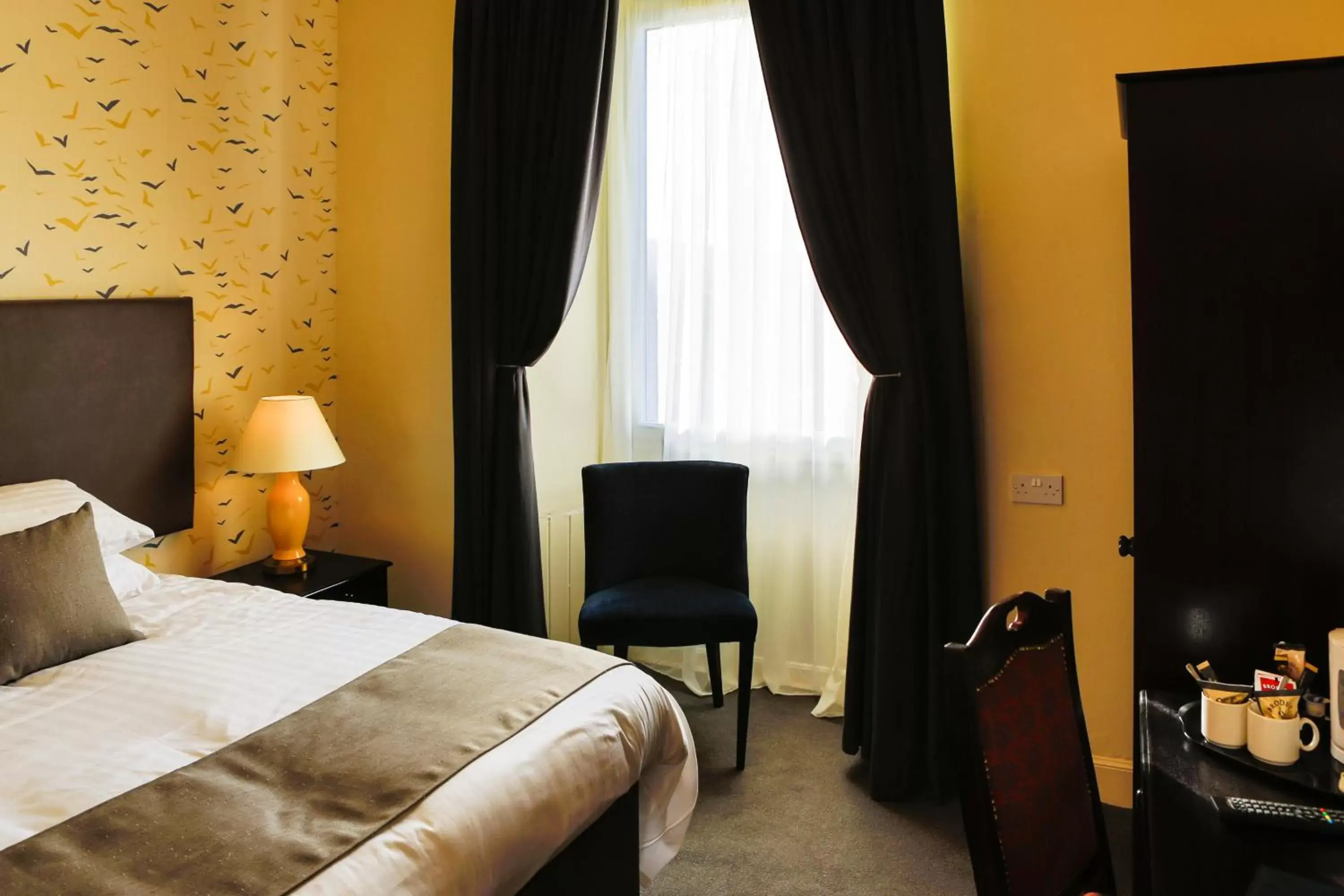 Superior Double or Twin Room in Dunmuir Hotel Superior Double or Twin Room in Dunmuir Hotel