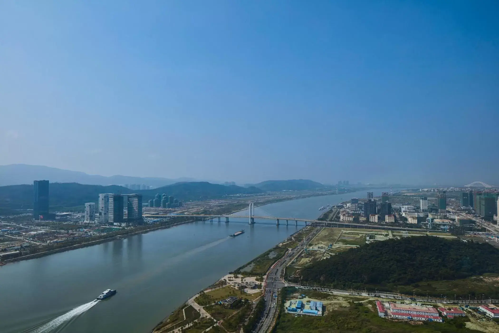 Shizimen River View Twin, Guest room, 2 Double, River view in The St. Regis Zhuhai Shizimen River View Twin, Guest room, 2 Double, River view in The St. Regis Zhuhai