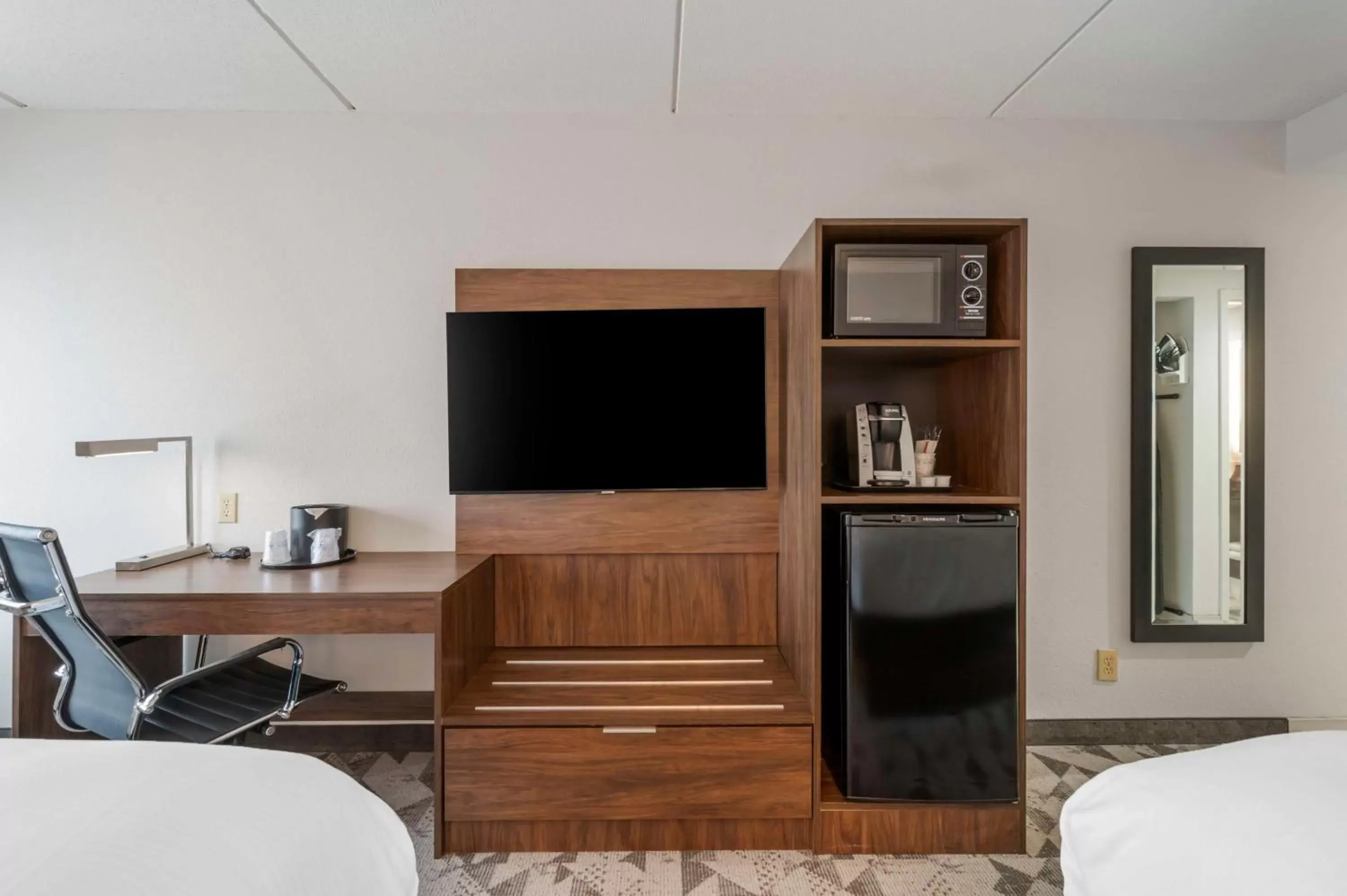 Queen Room with Two Queen Beds in Best Western Plus Harrisonburg Queen Room with Two Queen Beds in Best Western Plus Harrisonburg