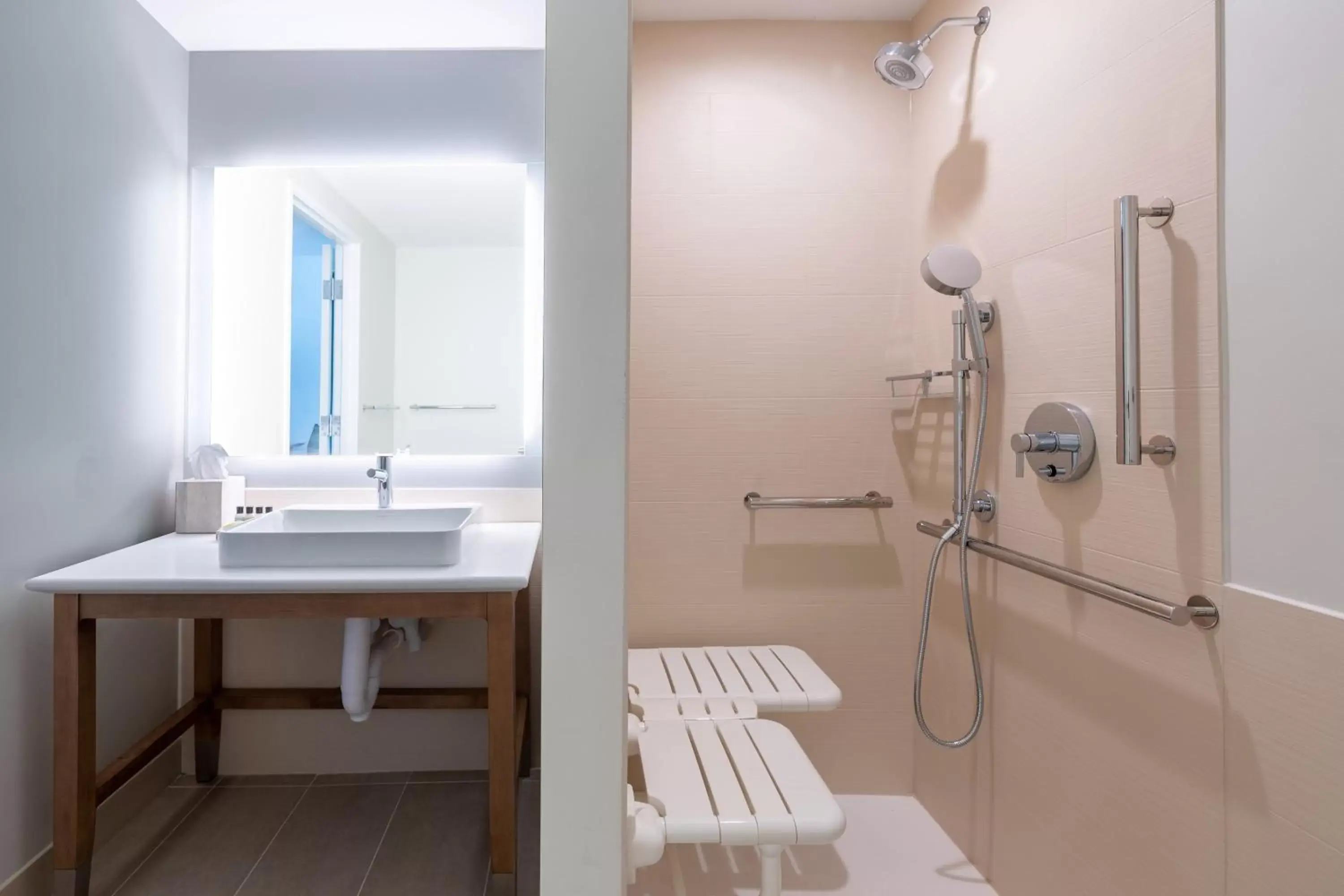 Studio with Two Queen Beds and Adapted Tub - Mobility and Hearing Accessible in Element Dallas Richardson Studio with Two Queen Beds and Adapted Tub - Mobility and Hearing Accessible in Element Dallas Richardson