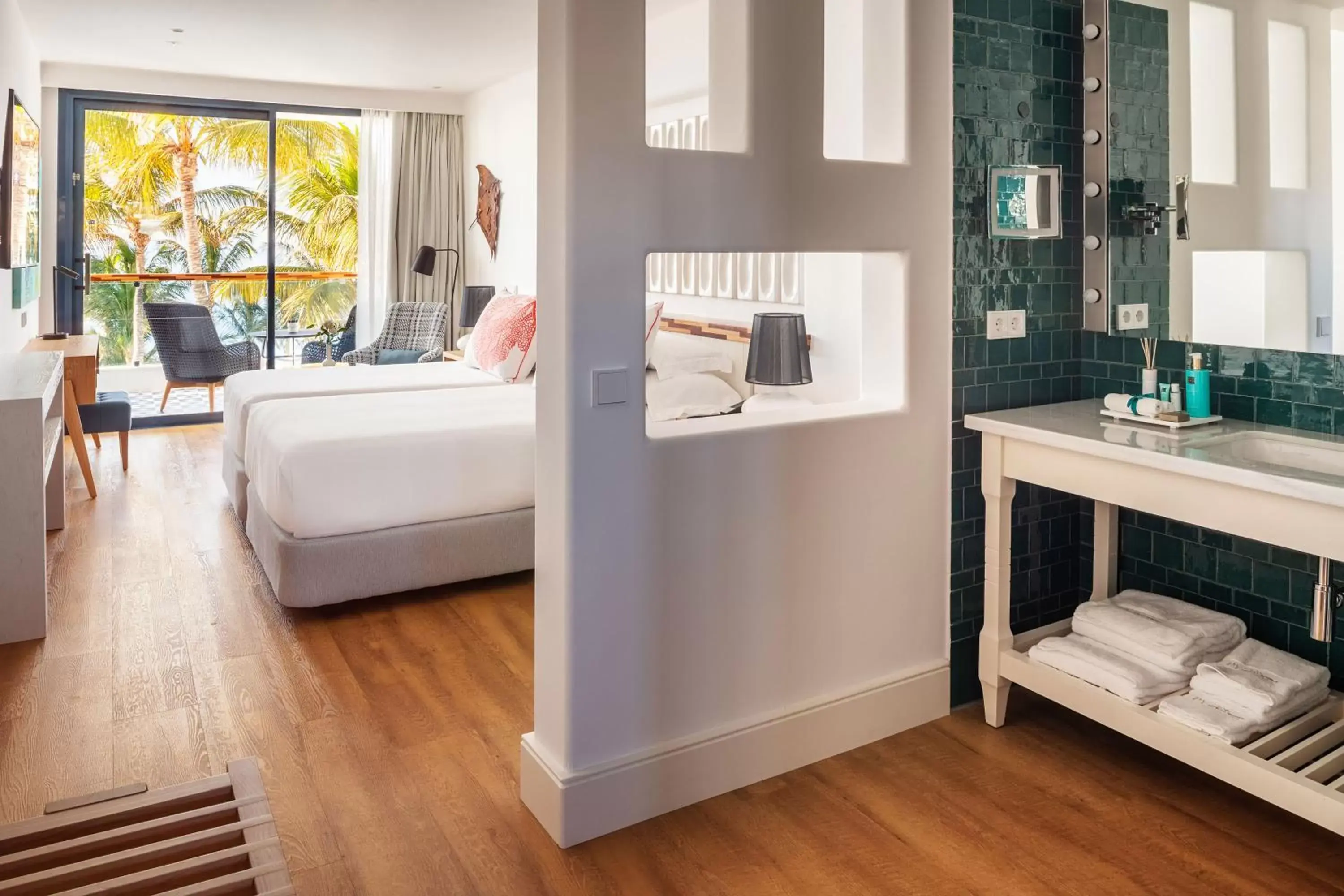 Double Superior High Floor Sea View in Hotel Fariones Double Superior High Floor Sea View in Hotel Fariones