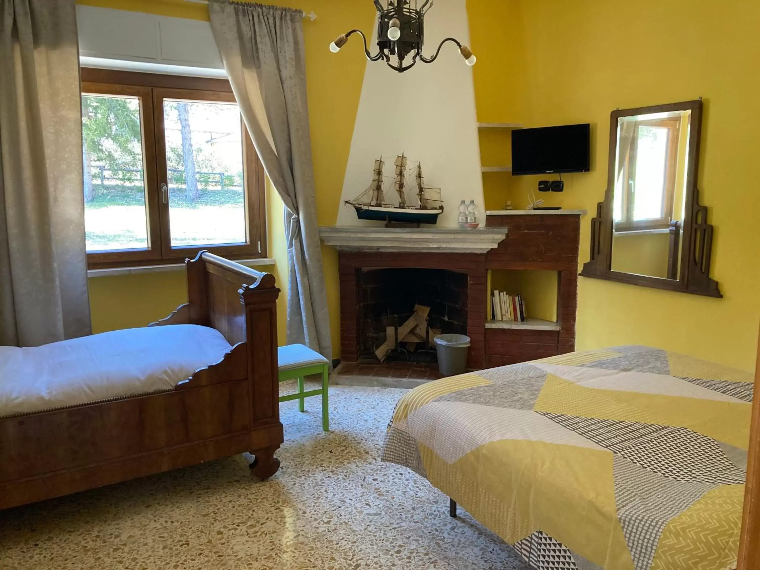 Triple Room with Private External Bathroom in Le Calecatine Triple Room with Private External Bathroom in Le Calecatine
