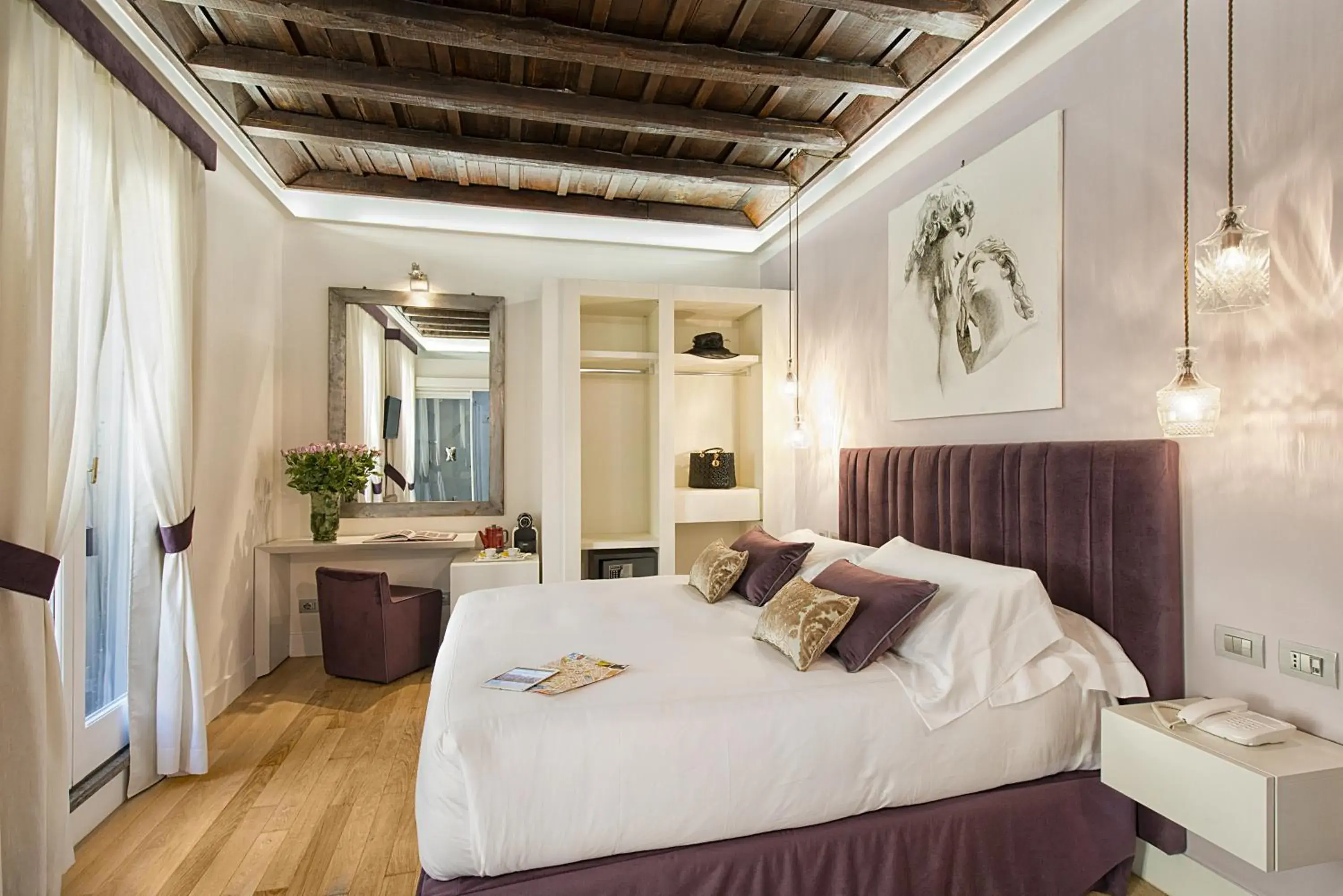 Deluxe Double Room with Balcony in Domus Libera Guest House Deluxe Double Room with Balcony in Domus Libera Guest House