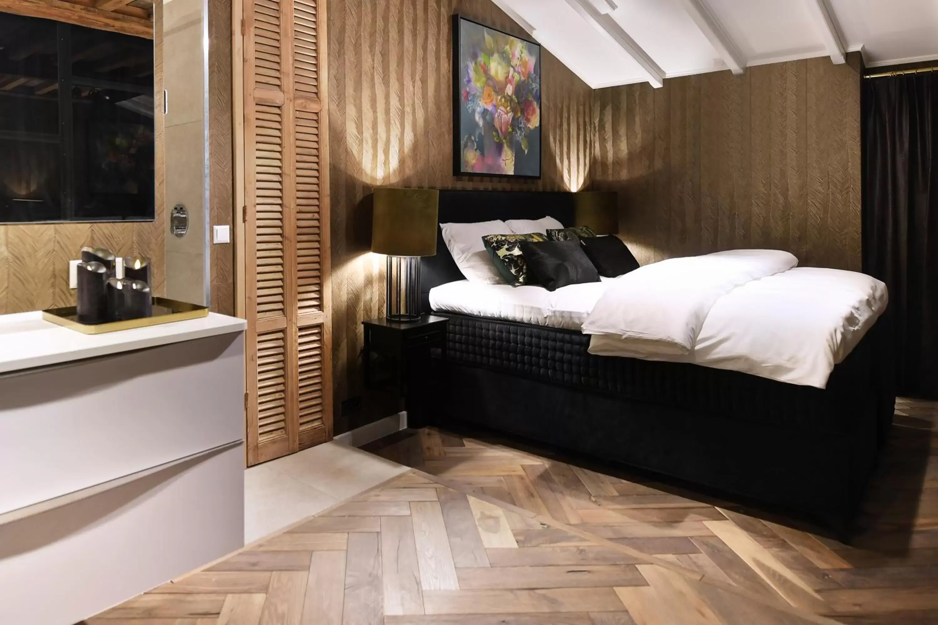 Deluxe Double Room with Bath - single occupancy in Small Luxury Boutique Hotel Wilma J Deluxe Double Room with Bath - single occupancy in Small Luxury Boutique Hotel Wilma J