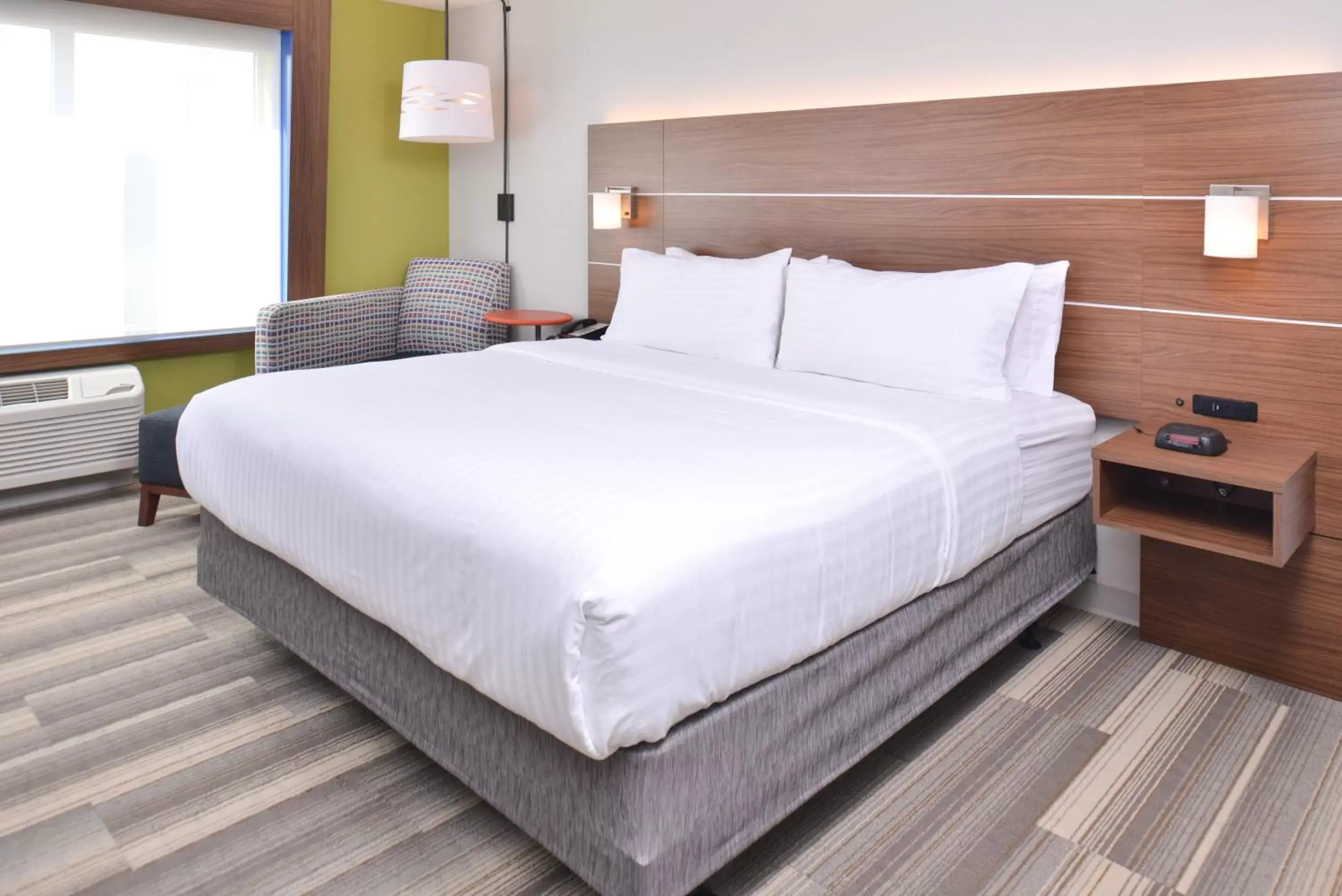 King Room - Disability Access/Hearing Accessible in Holiday Inn Express & Suites Omaha Airport, an IHG Hotel King Room - Disability Access/Hearing Accessible in Holiday Inn Express & Suites Omaha Airport, an IHG Hotel