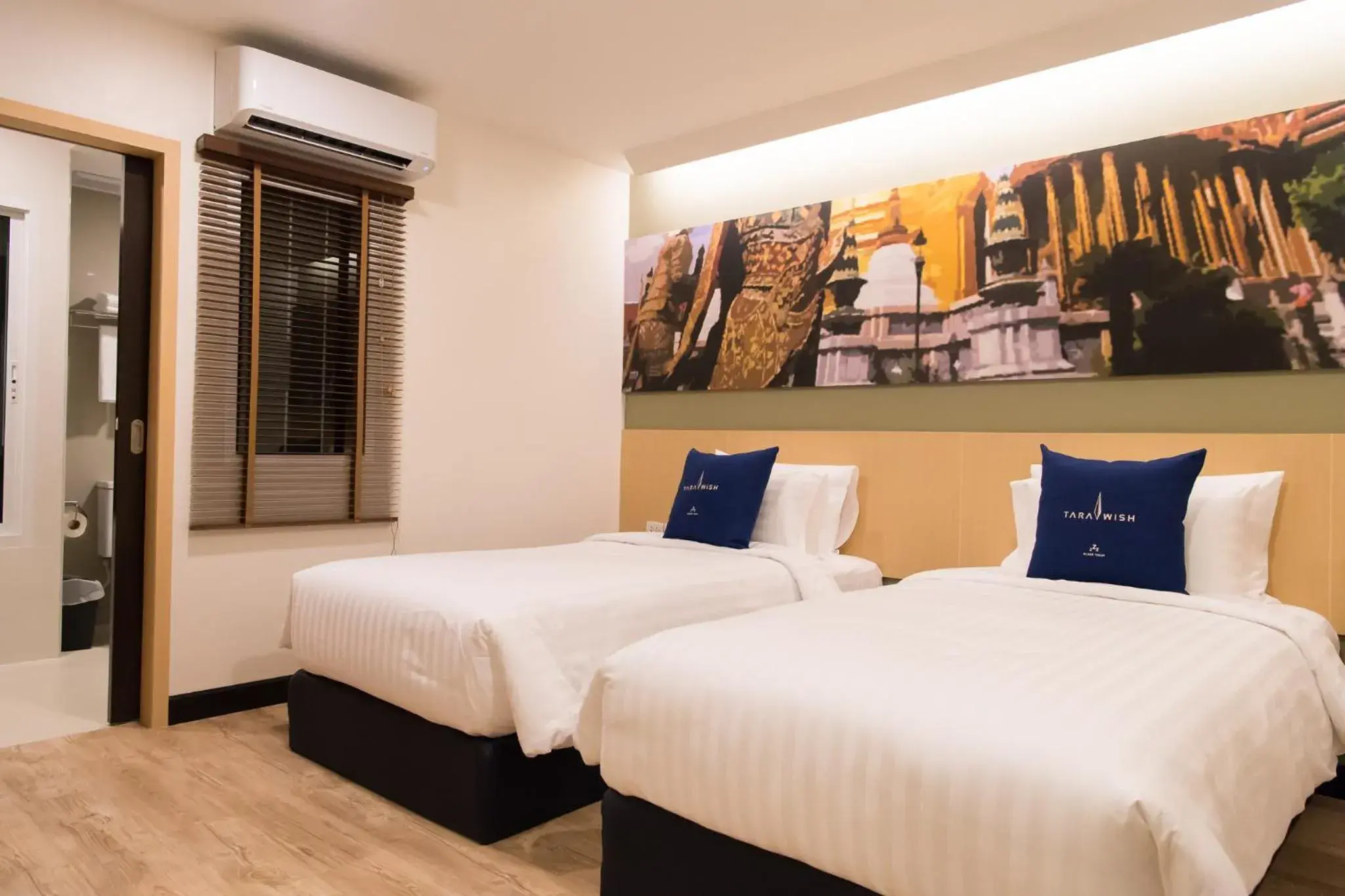 Superior Twin Room in Tarawish Hotel Superior Twin Room in Tarawish Hotel