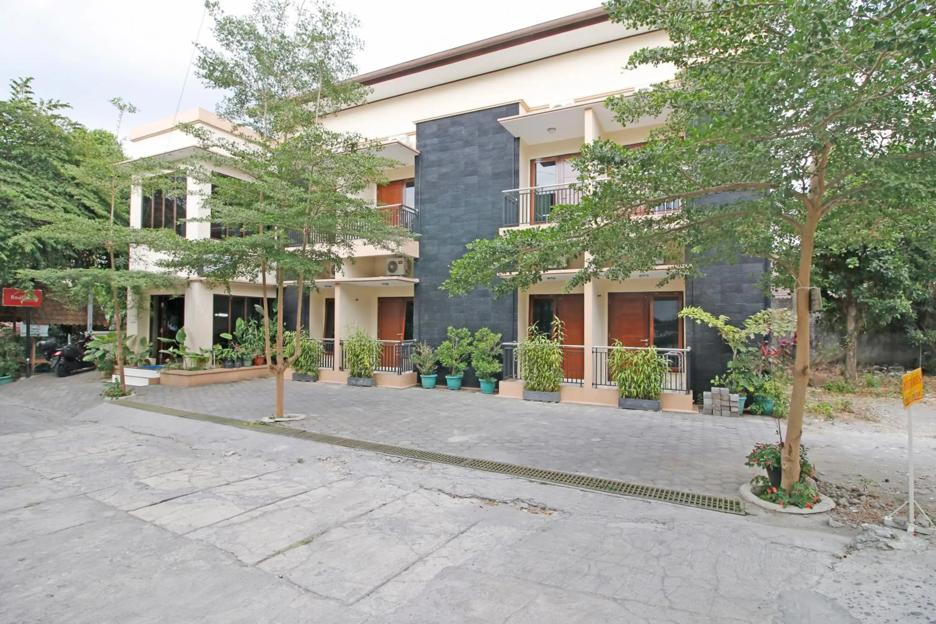 RedDoorz @ Turangga Sari RedDoorz @ Turangga Sari