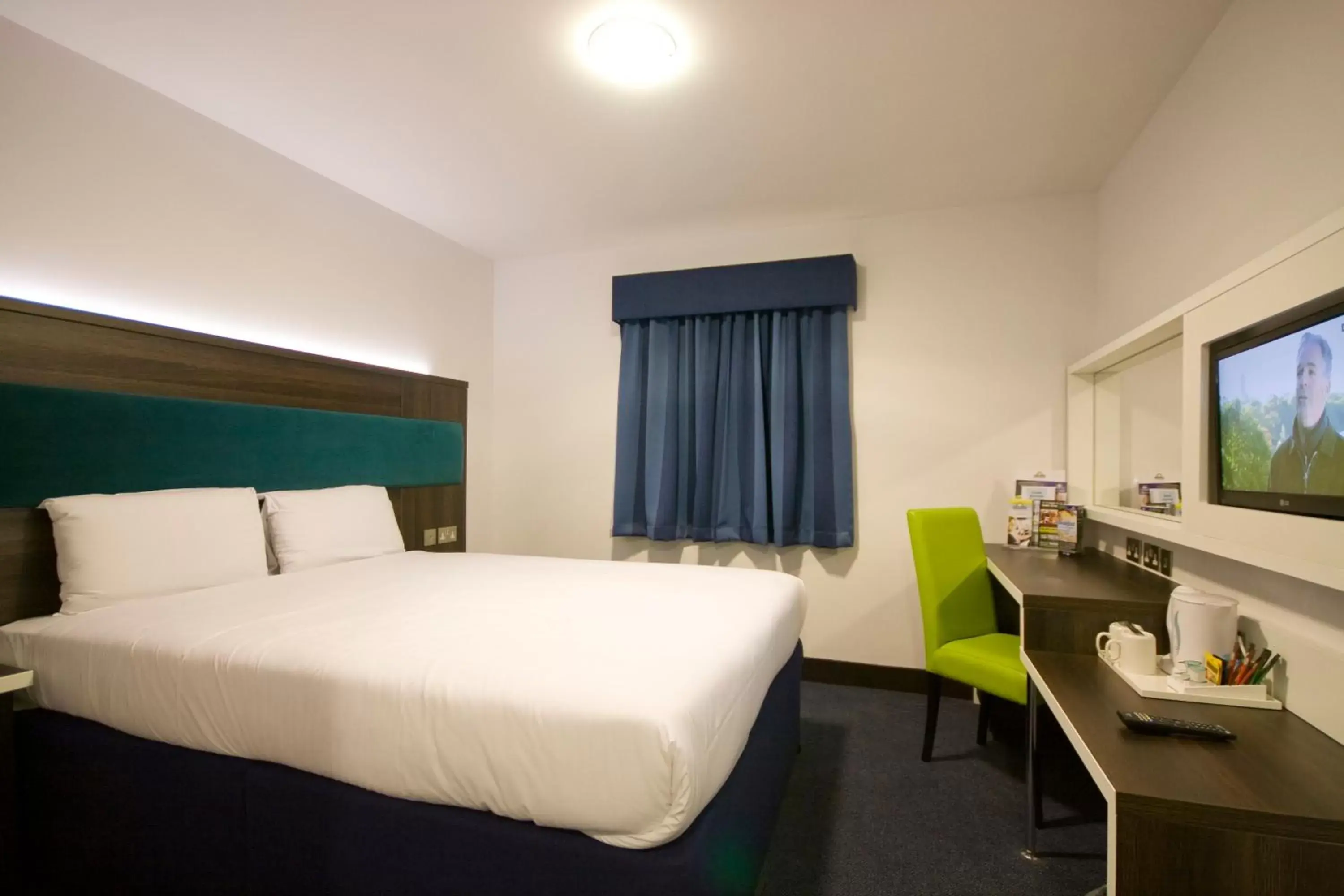 Double Room - Disability Access in Ramada by Wyndham Cobham Double Room - Disability Access in Ramada by Wyndham Cobham
