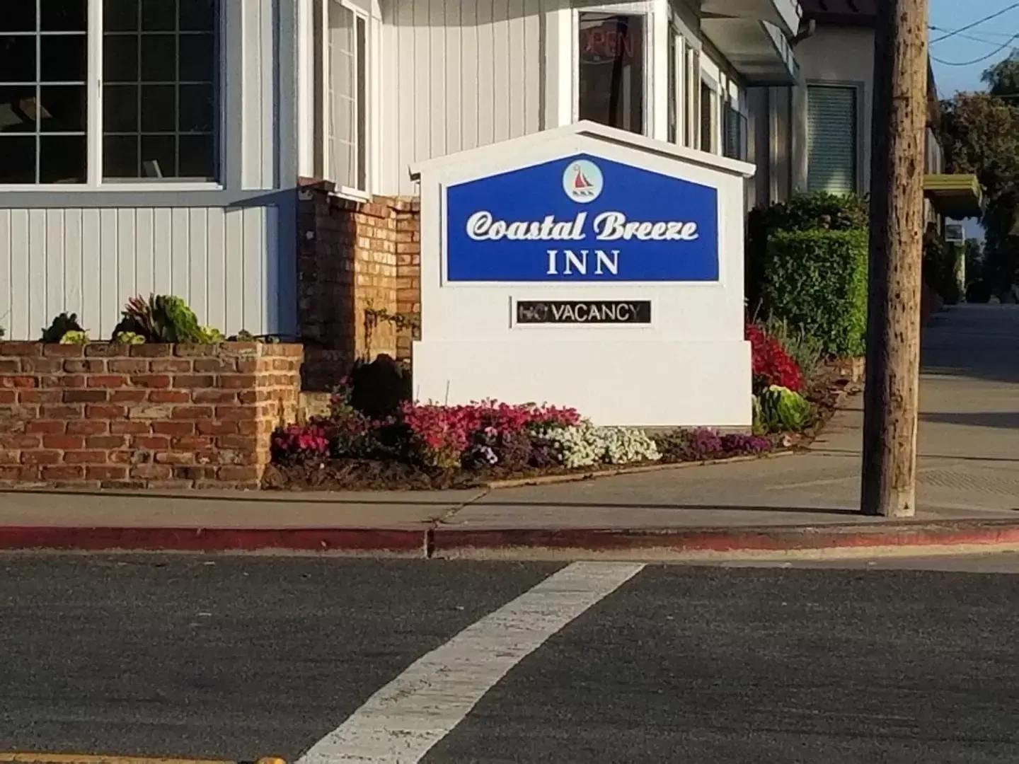 Coastal Breeze Inn Coastal Breeze Inn