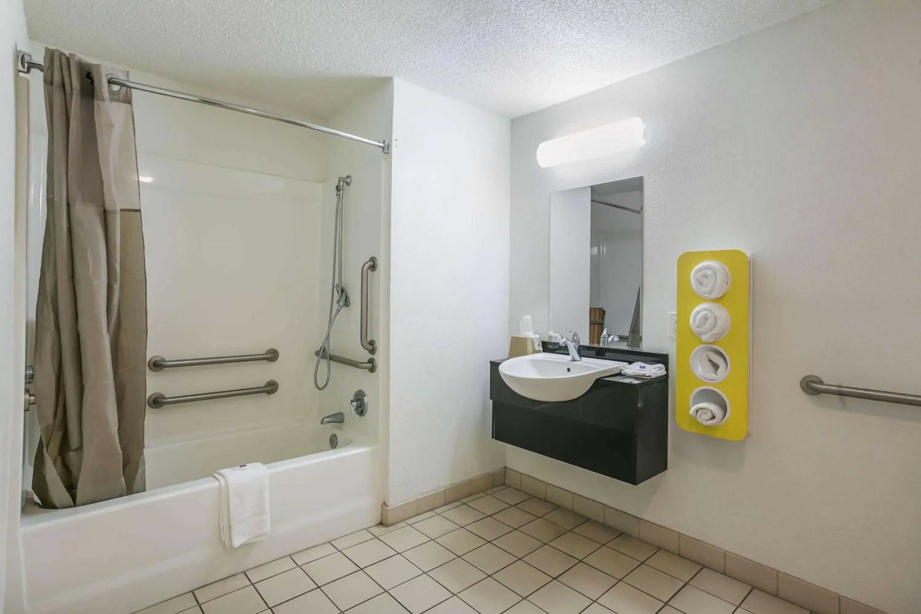 King Room with Roll-In Shower - Disability Access in Motel 6-Dothan, AL King Room with Roll-In Shower - Disability Access in Motel 6-Dothan, AL