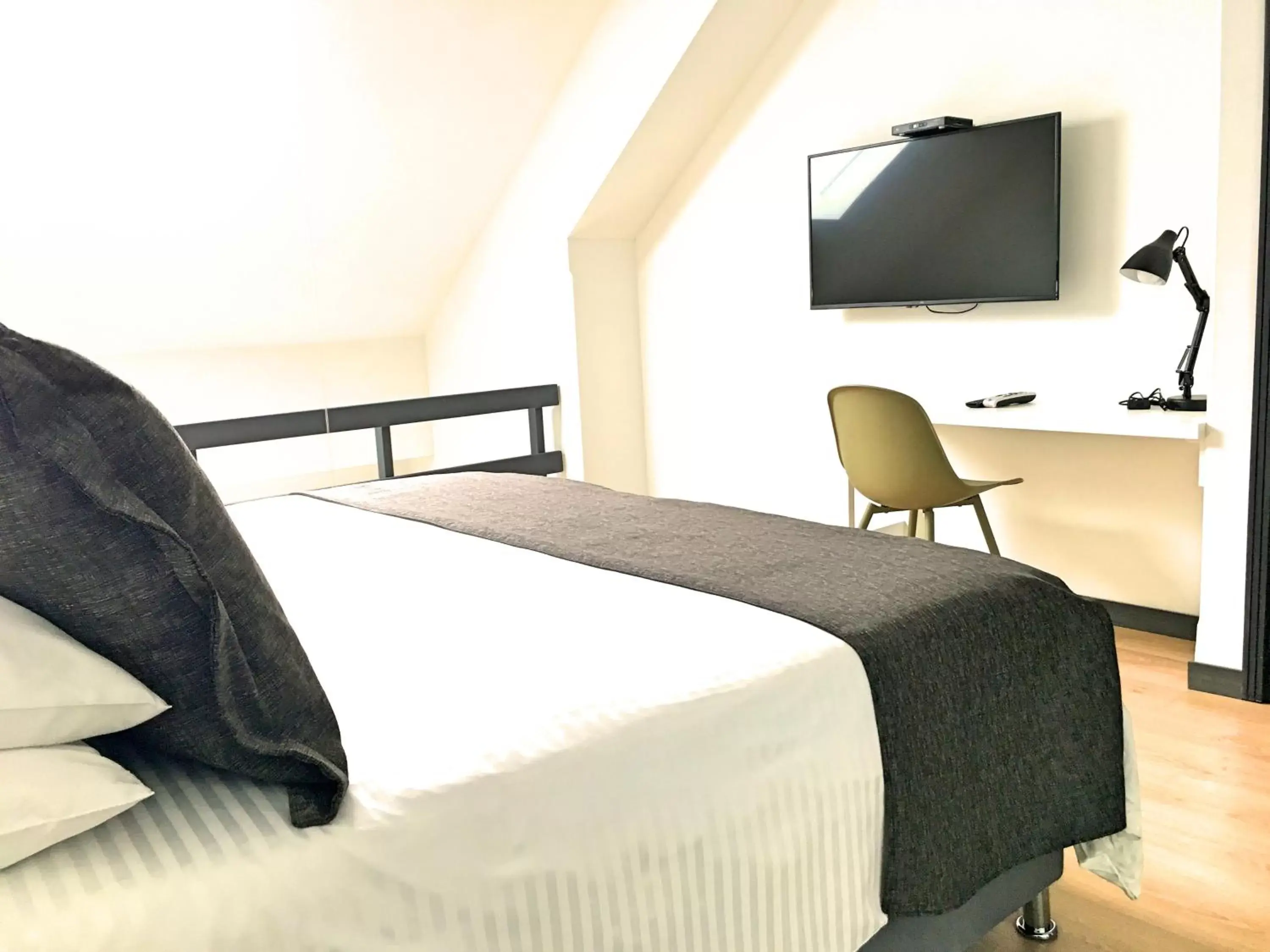 Duplex Suite - single occupancy in Cora 96 Street Apartments Duplex Suite - single occupancy in Cora 96 Street Apartments