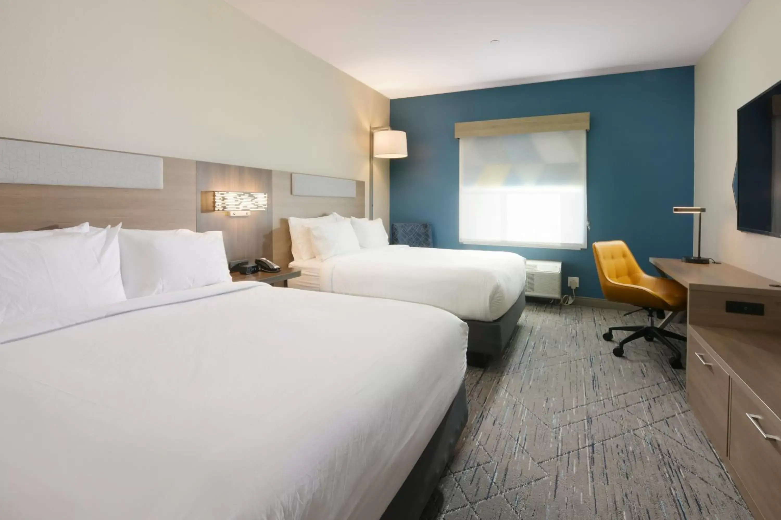 Standard Queen Room with Two Queen Beds - Communication Accessible in Holiday Inn Express & Suites - Williamstown - Glassboro, an IHG Hotel Standard Queen Room with Two Queen Beds - Communication Accessible in Holiday Inn Express & Suites - Williamstown - Glassboro, an IHG Hotel