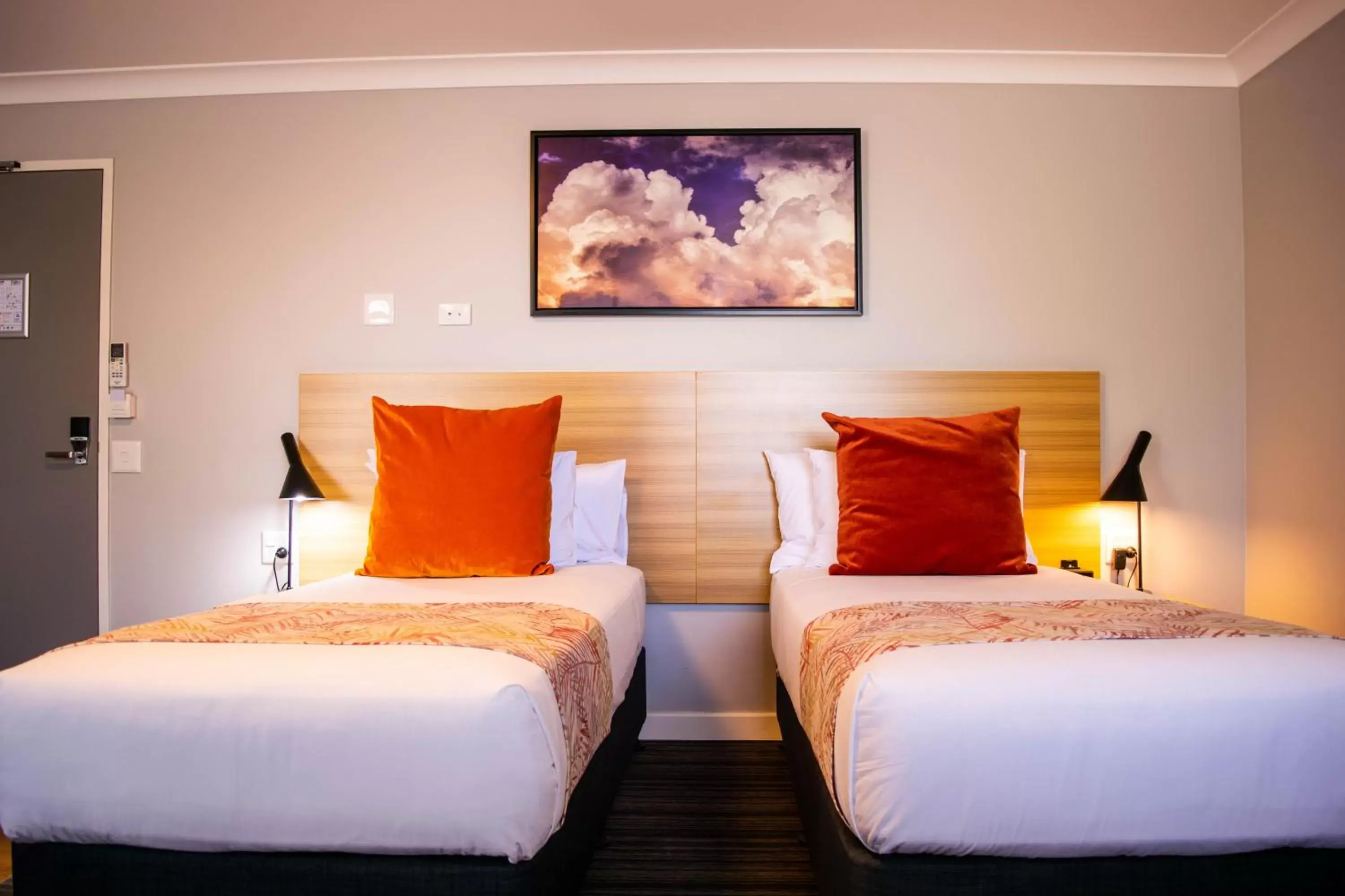 Deluxe Twin Room in Potters Toowoomba Hotel Deluxe Twin Room in Potters Toowoomba Hotel