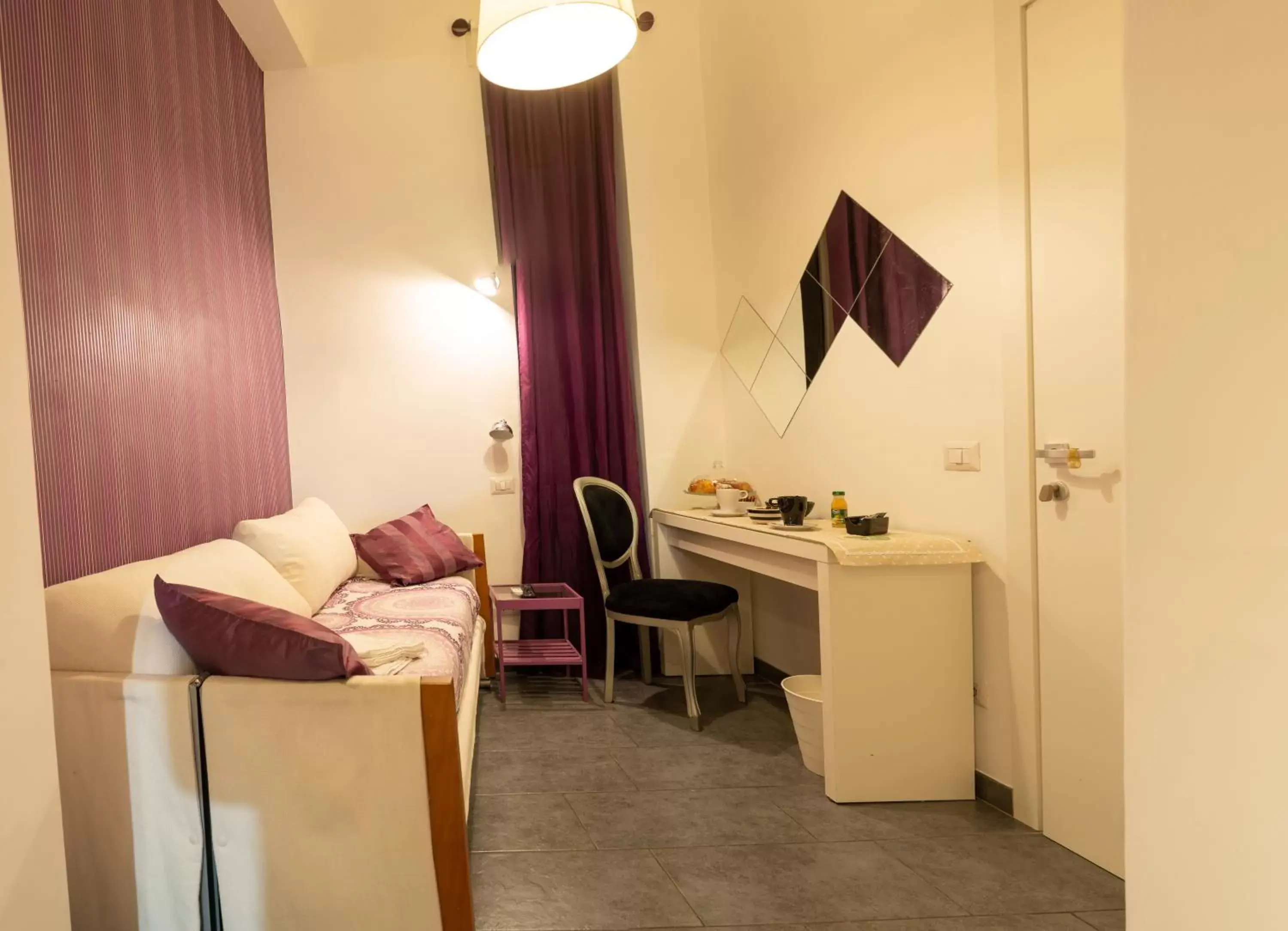 Economy Single Room in Cento Passi dal Vaticano Economy Single Room in Cento Passi dal Vaticano