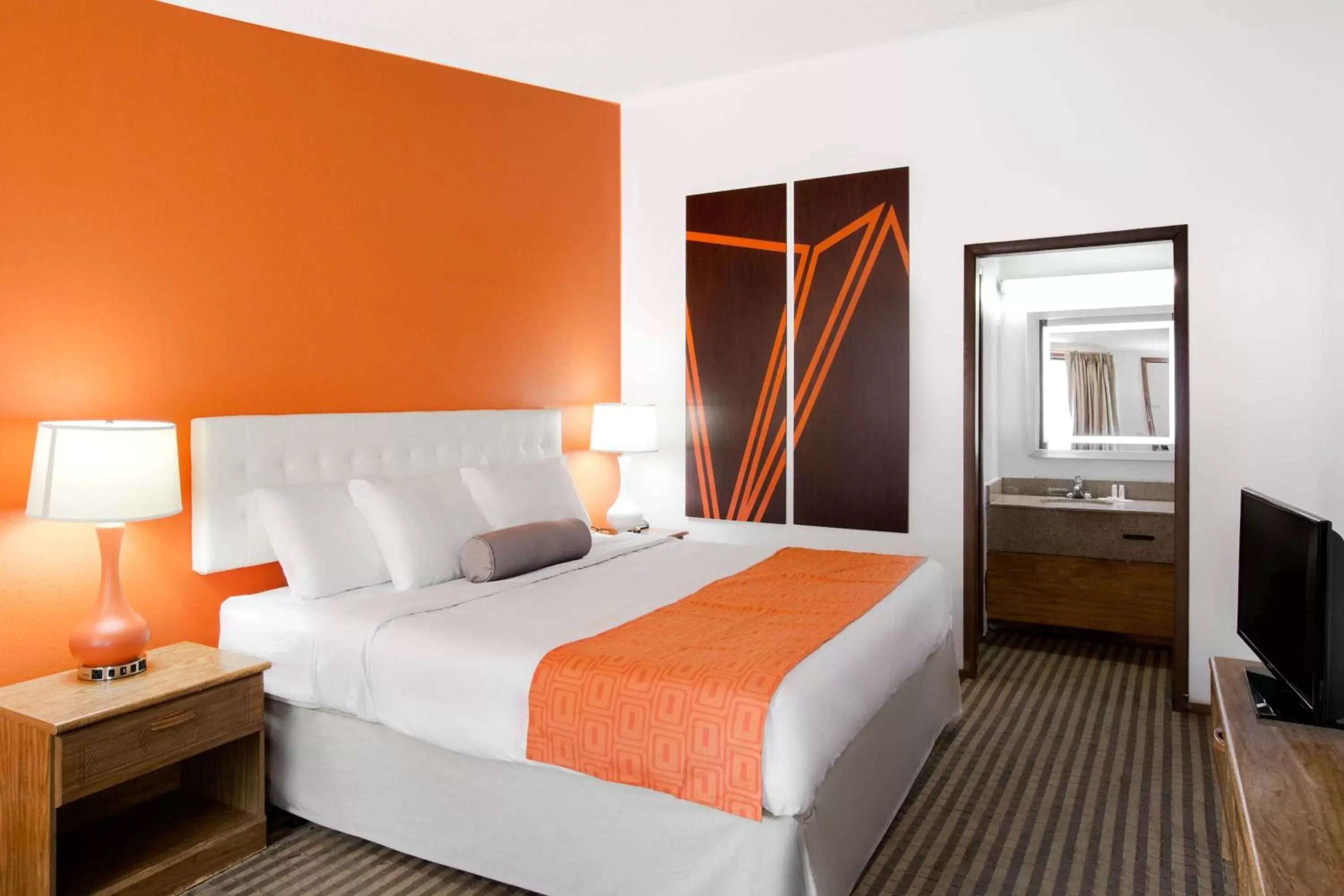 King Room - Non-Smoking in Howard Johnson by Wyndham Wilmington King Room - Non-Smoking in Howard Johnson by Wyndham Wilmington