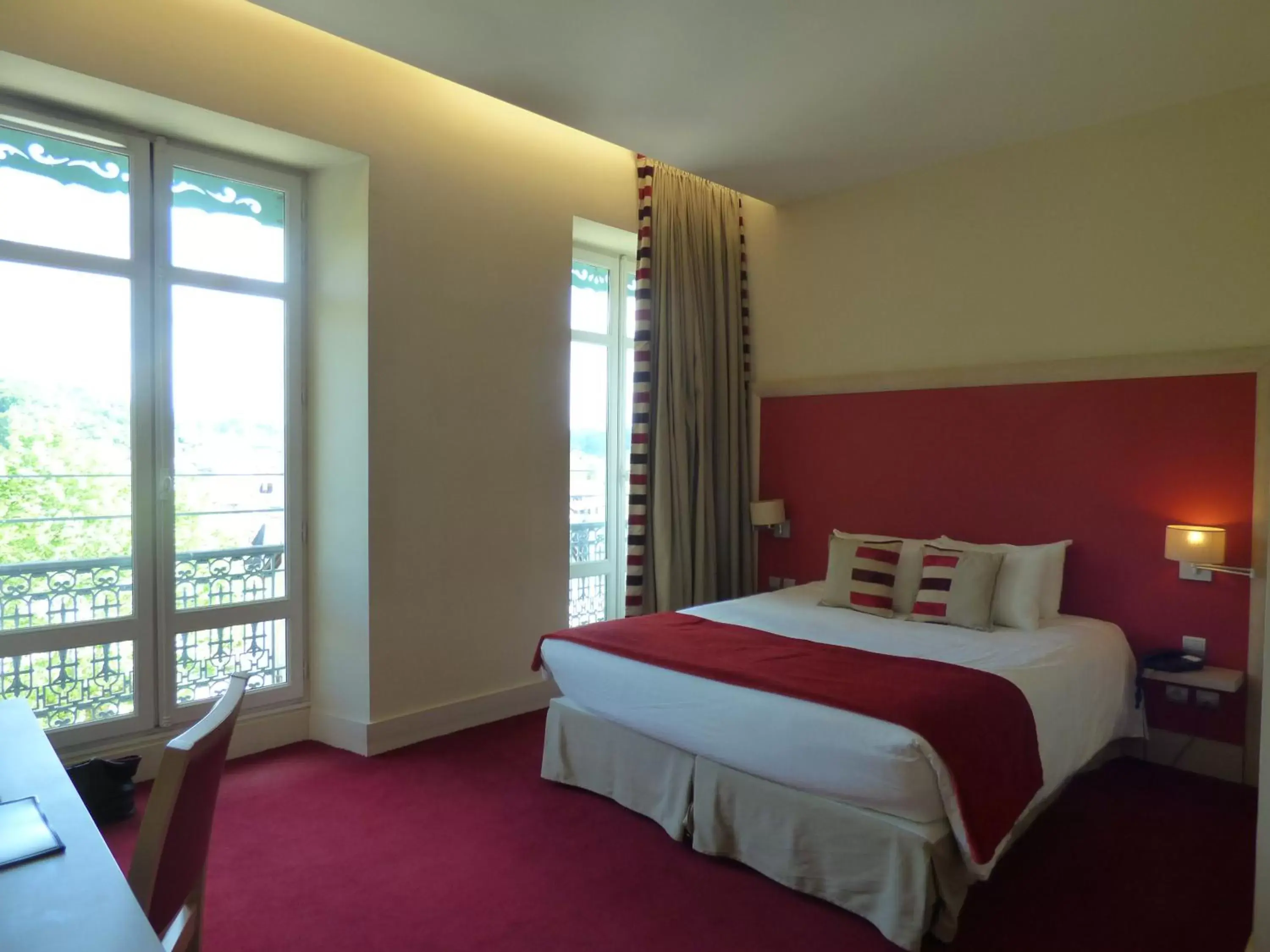 Comfort Double Room in Hôtel du Parc Comfort Double Room in Hôtel du Parc