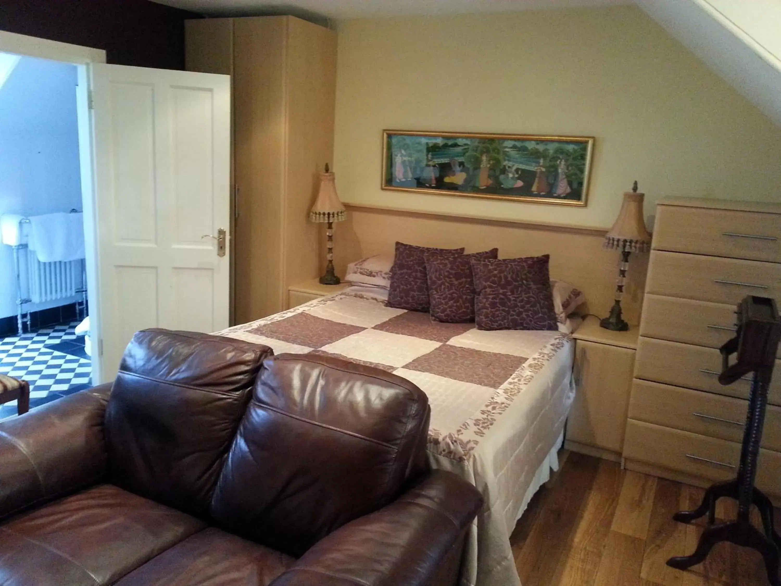 Double Room with Private Bathroom in Innisfree House Double Room with Private Bathroom in Innisfree House
