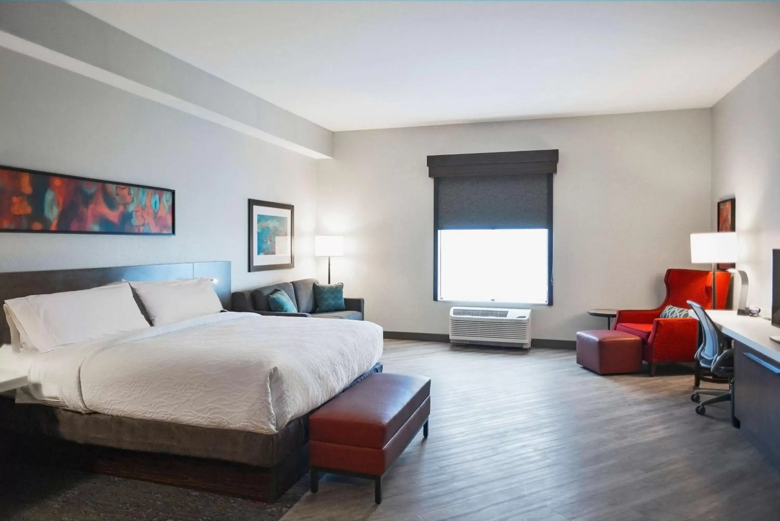 Deluxe King Room in Hilton Garden Inn Louisville Mall Of St. Matthews Deluxe King Room in Hilton Garden Inn Louisville Mall Of St. Matthews