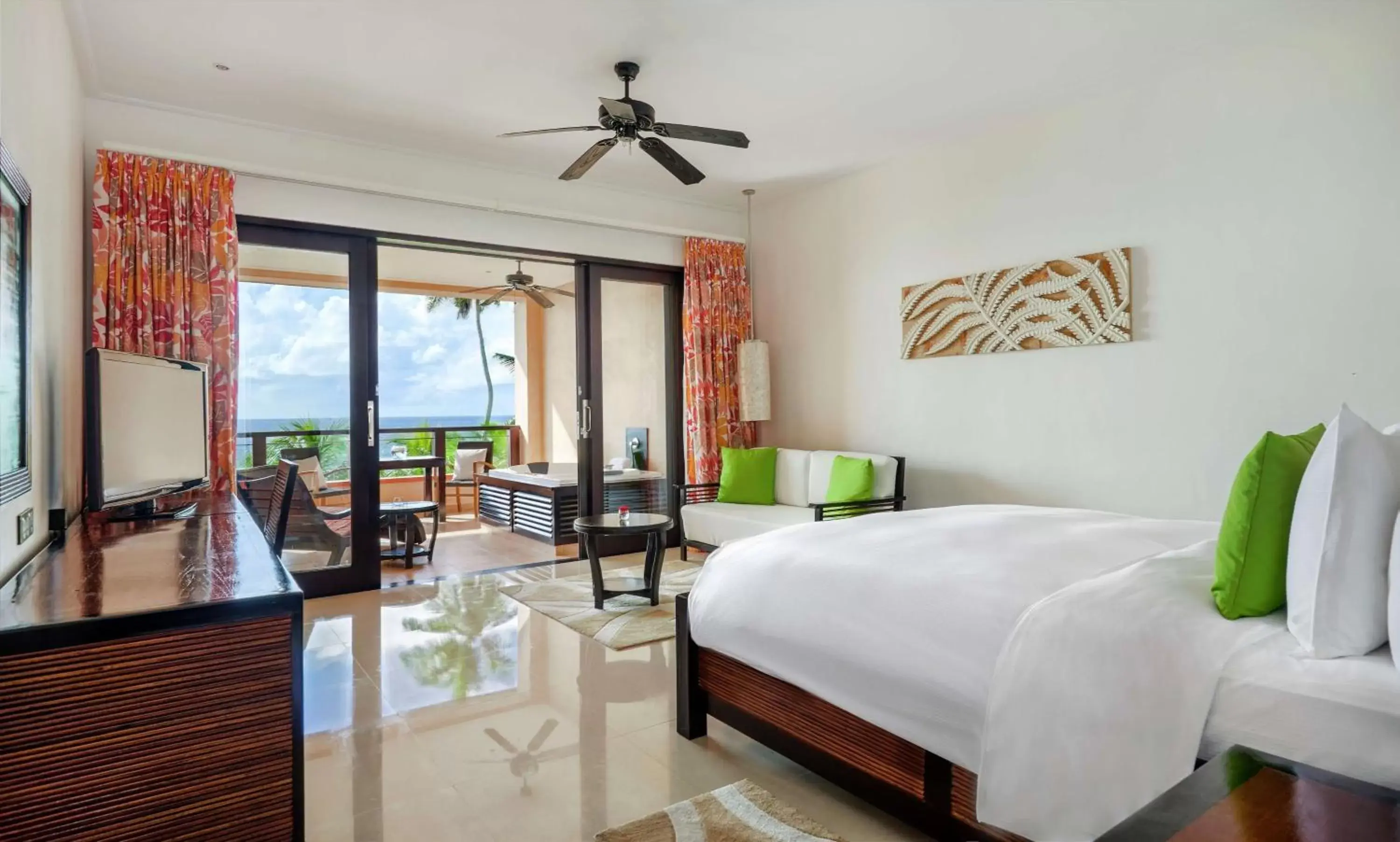 King Premium Room with Ocean View in DoubleTree by Hilton Seychelles Allamanda Resort & Spa King Premium Room with Ocean View in DoubleTree by Hilton Seychelles Allamanda Resort & Spa