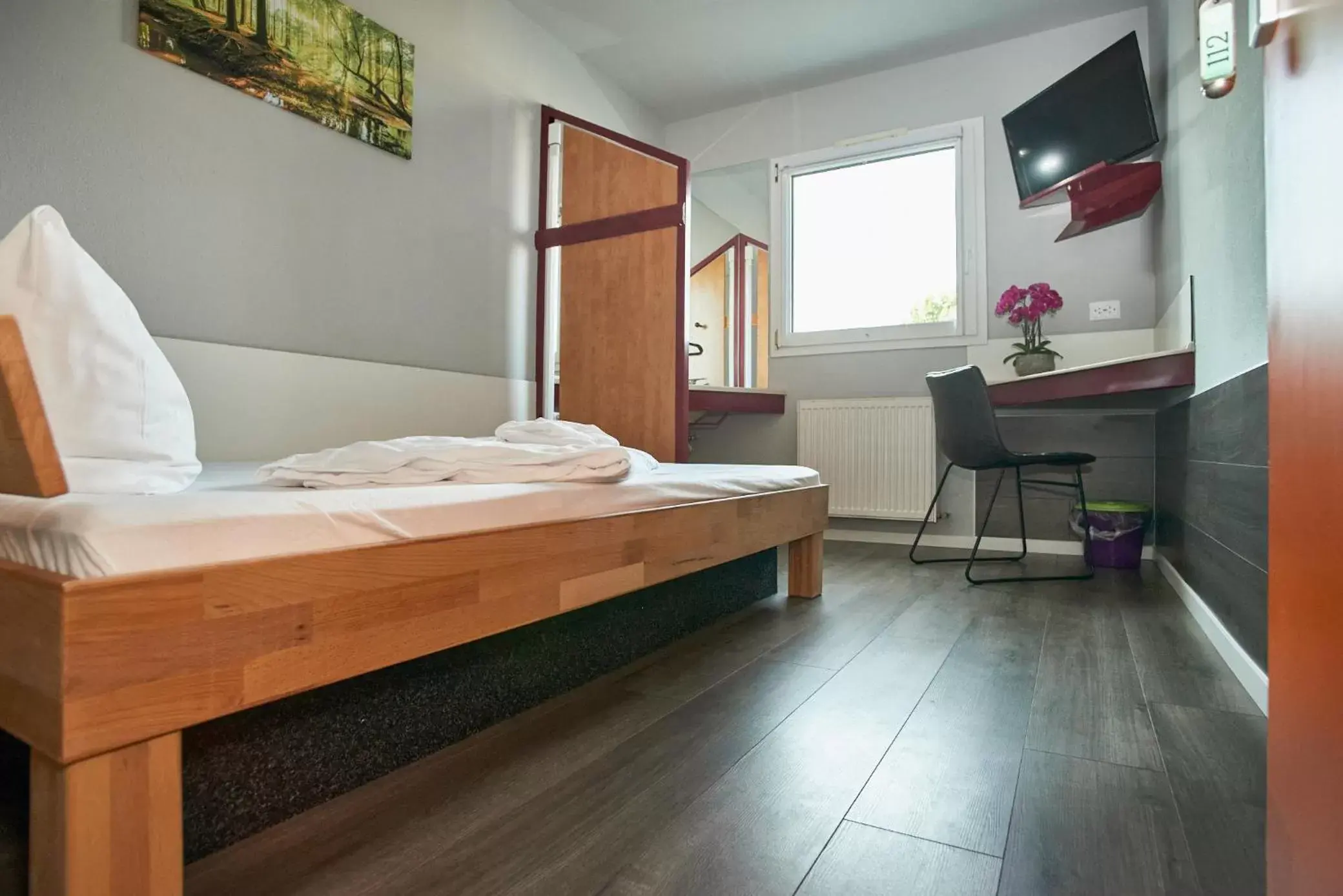 Standard Double Room with Shared Bathroom in Hotel City Inn Standard Double Room with Shared Bathroom in Hotel City Inn