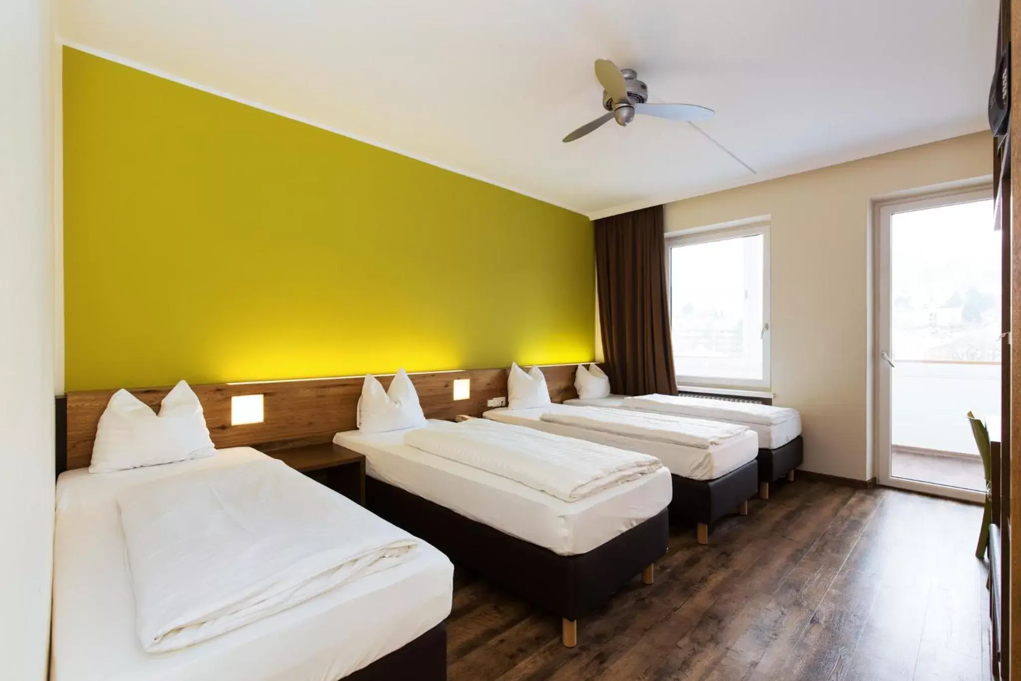 Quadruple Room in Basic Hotel Innsbruck Quadruple Room in Basic Hotel Innsbruck