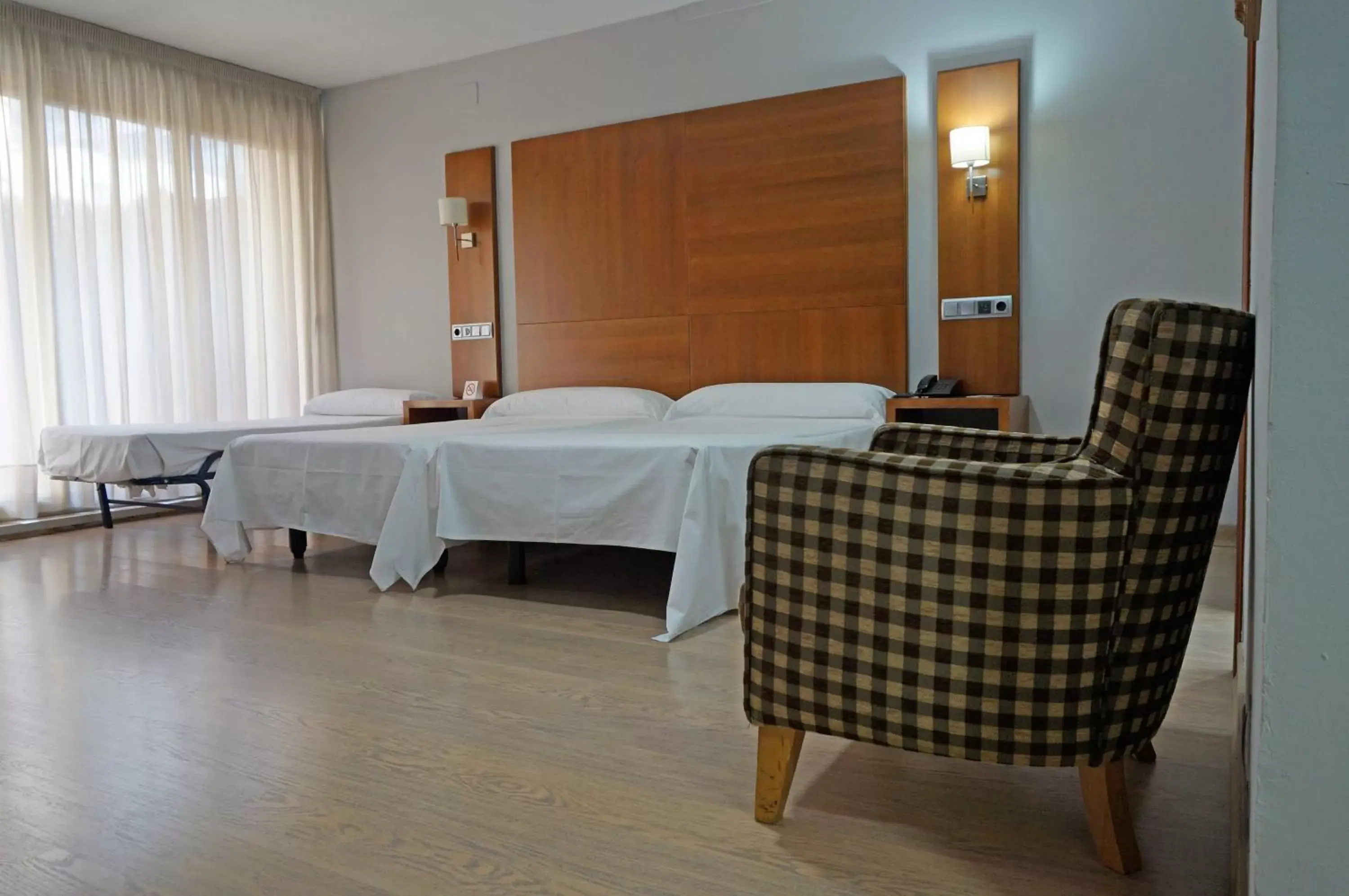 Triple Room in Cesaraugusta Triple Room in Cesaraugusta