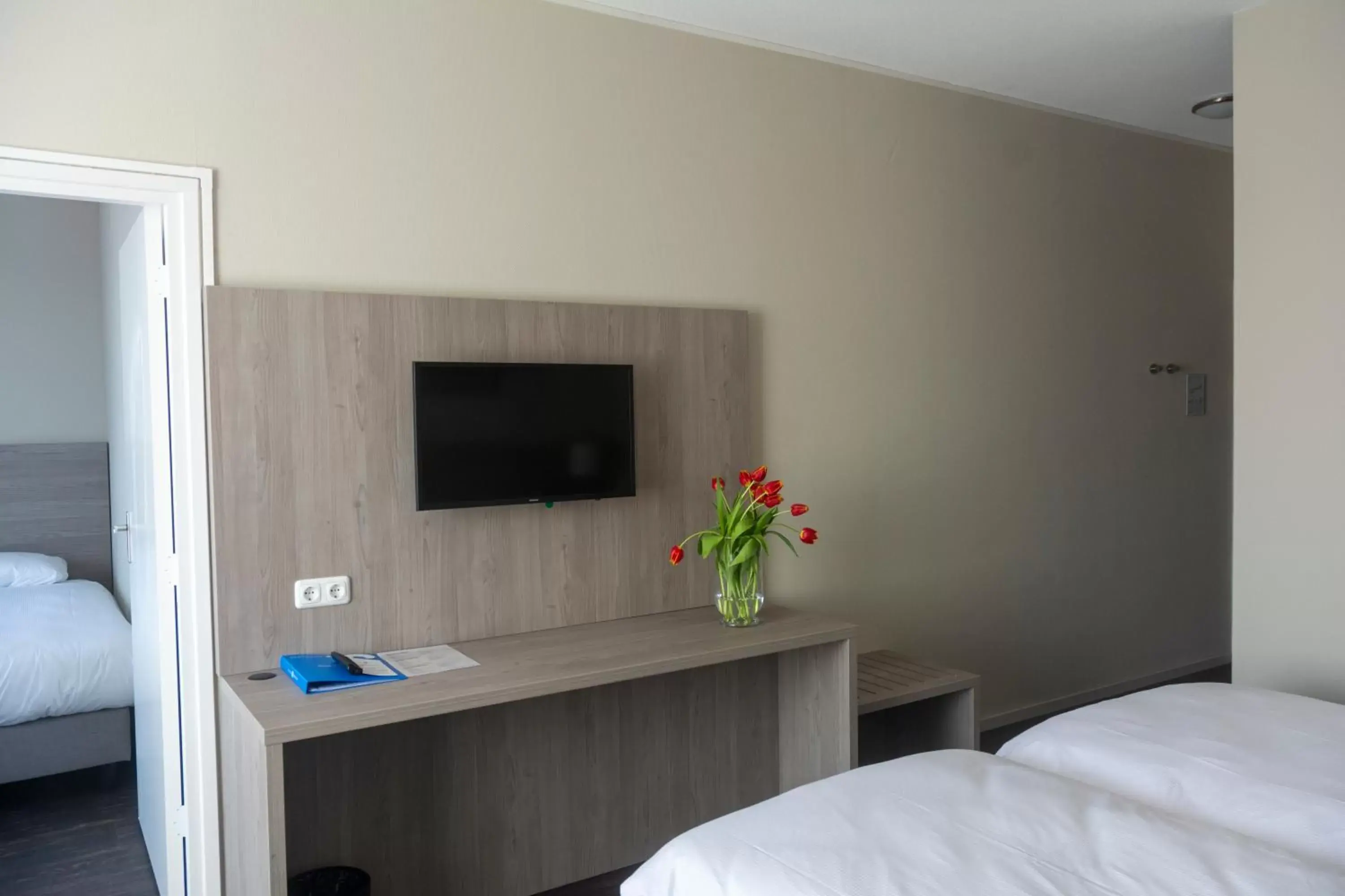 Family Room (4 Adults) in Fletcher Hotel Restaurant De Gelderse Poort Family Room (4 Adults) in Fletcher Hotel Restaurant De Gelderse Poort