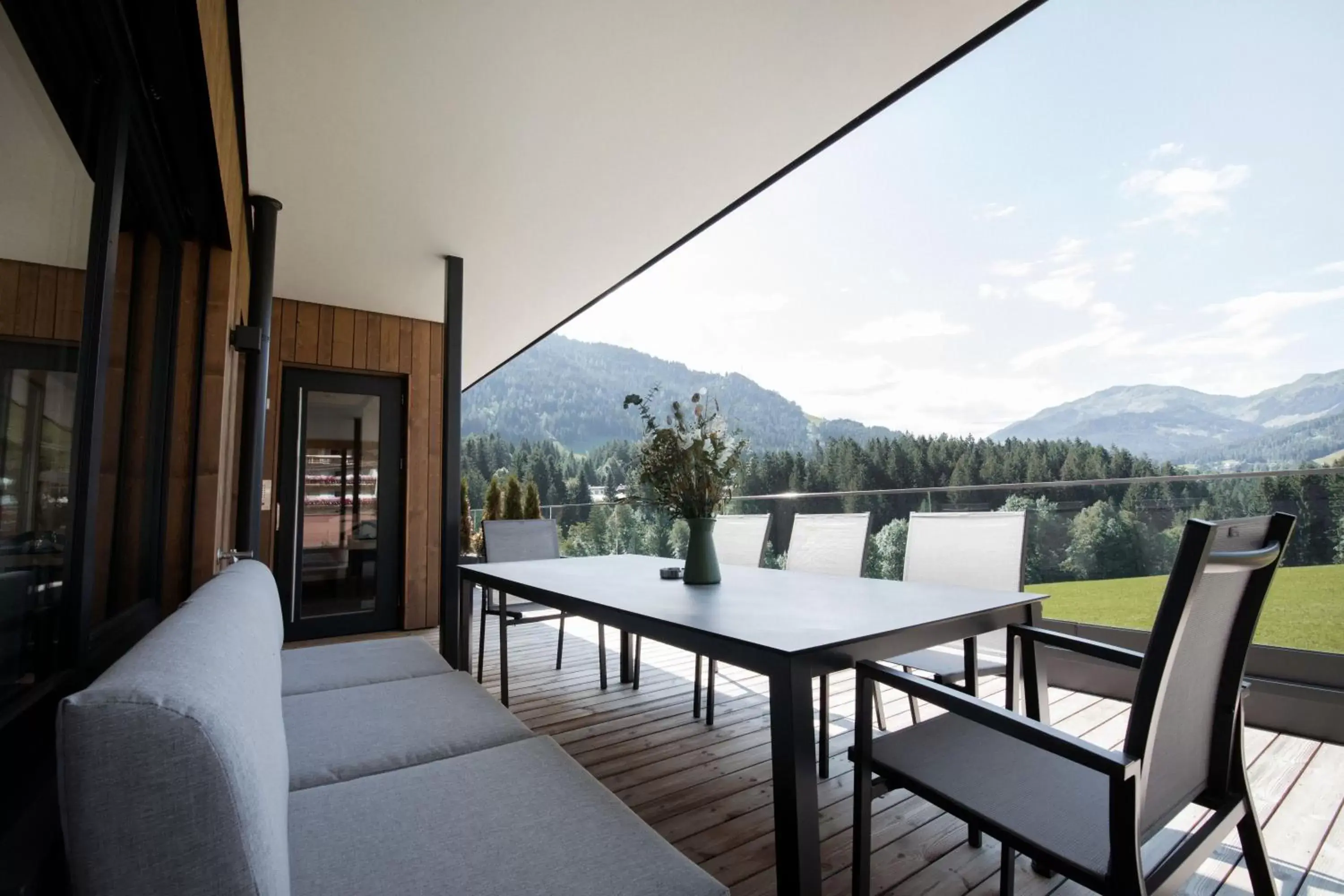 Premium Deluxe Suite with private Sauna in Das Lenz by Inncomer Premium Deluxe Suite with private Sauna in Das Lenz by Inncomer