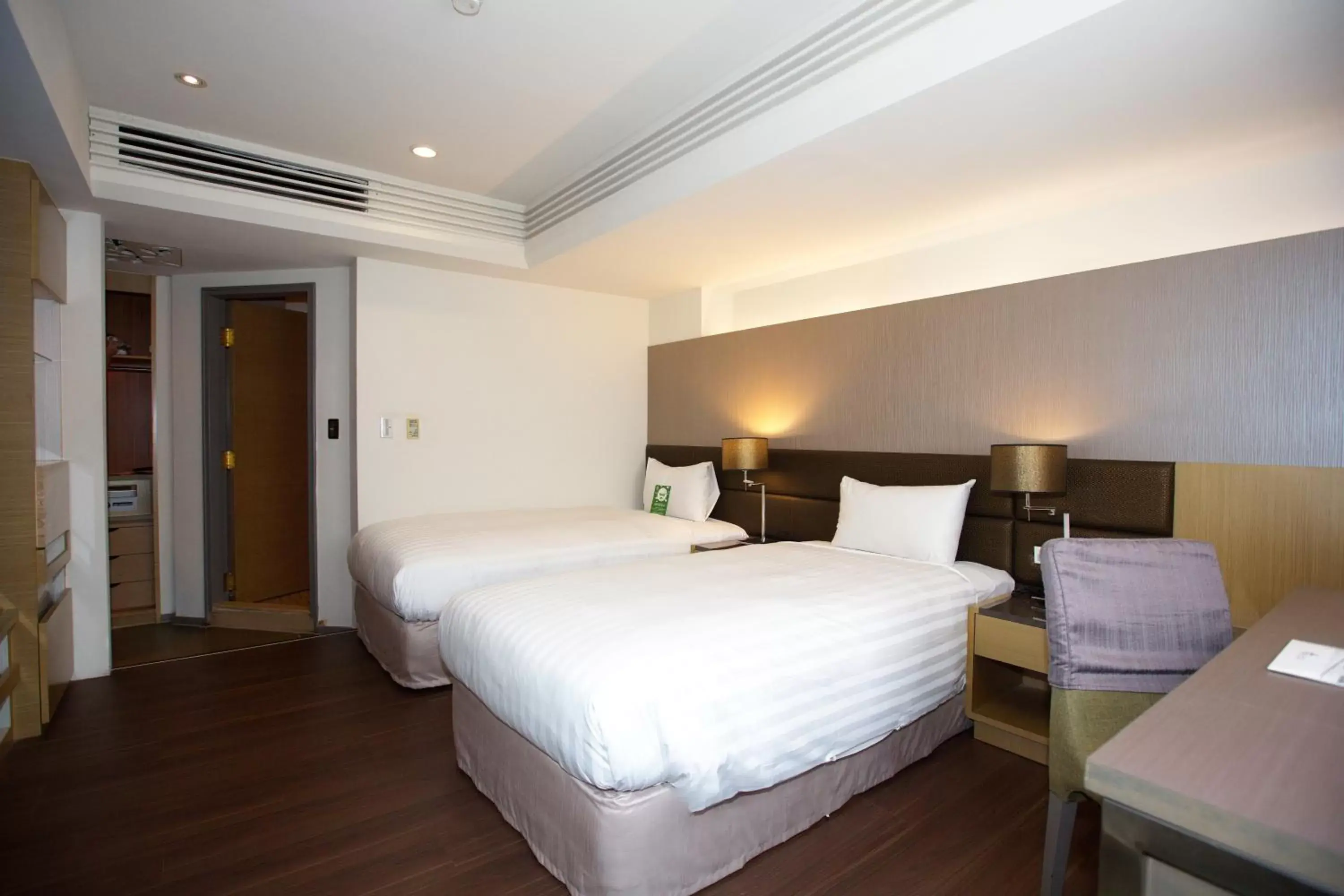 Standard Twin Room in Shin Yuan Park Hotel Standard Twin Room in Shin Yuan Park Hotel