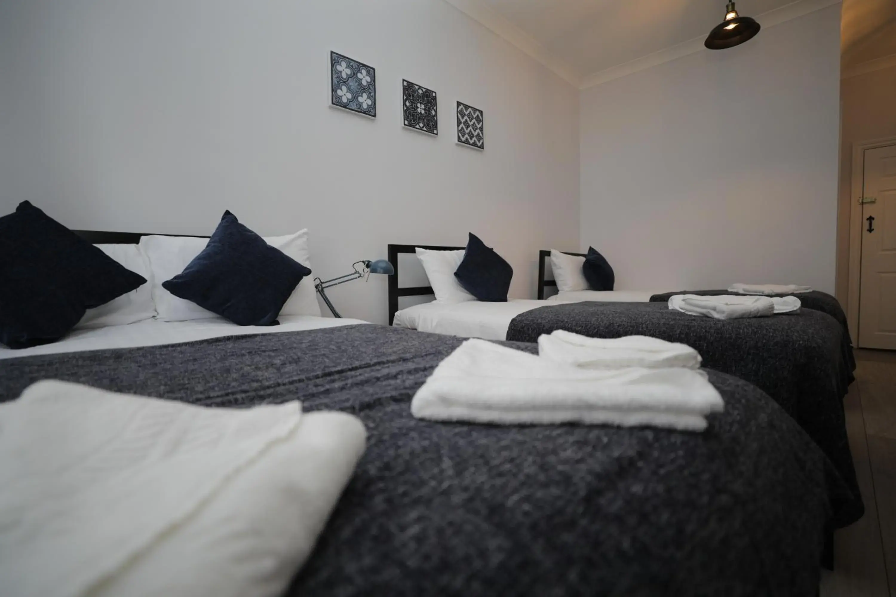 Comfort Quadruple Room - single occupancy in Golders Park Hotel Comfort Quadruple Room - single occupancy in Golders Park Hotel