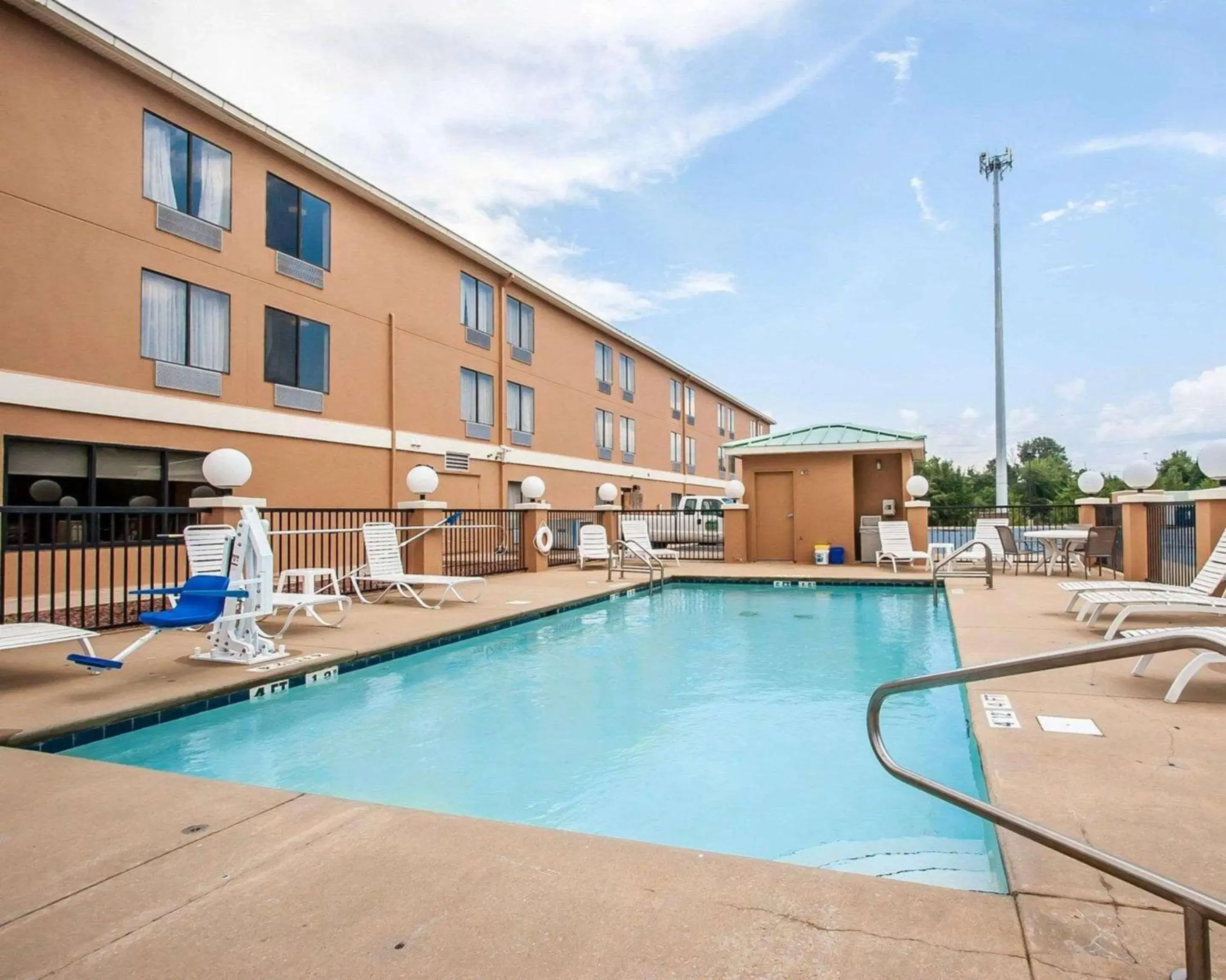 Quality Inn Clinton North Quality Inn Clinton North