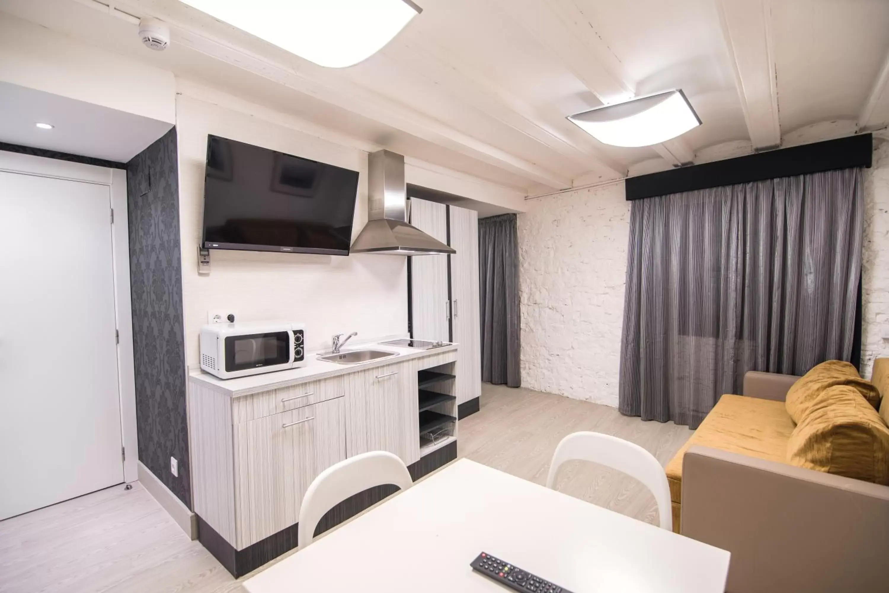 Apartment (6 Adults) in Petit Palace Boqueria Garden Apartment (6 Adults) in Petit Palace Boqueria Garden