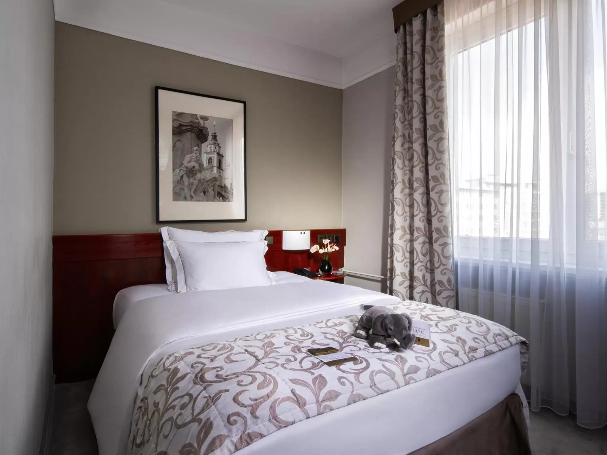 Economy Single Room in Best Western Premier Hotel Slon Economy Single Room in Best Western Premier Hotel Slon