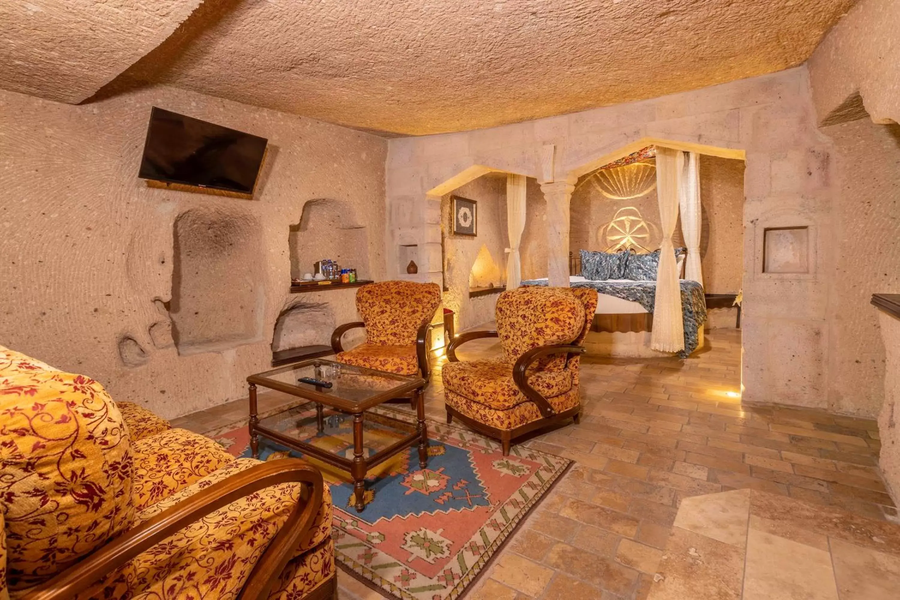 Queen Suite in Adora Cave Suites - Queen Suite in Adora Cave Suites -