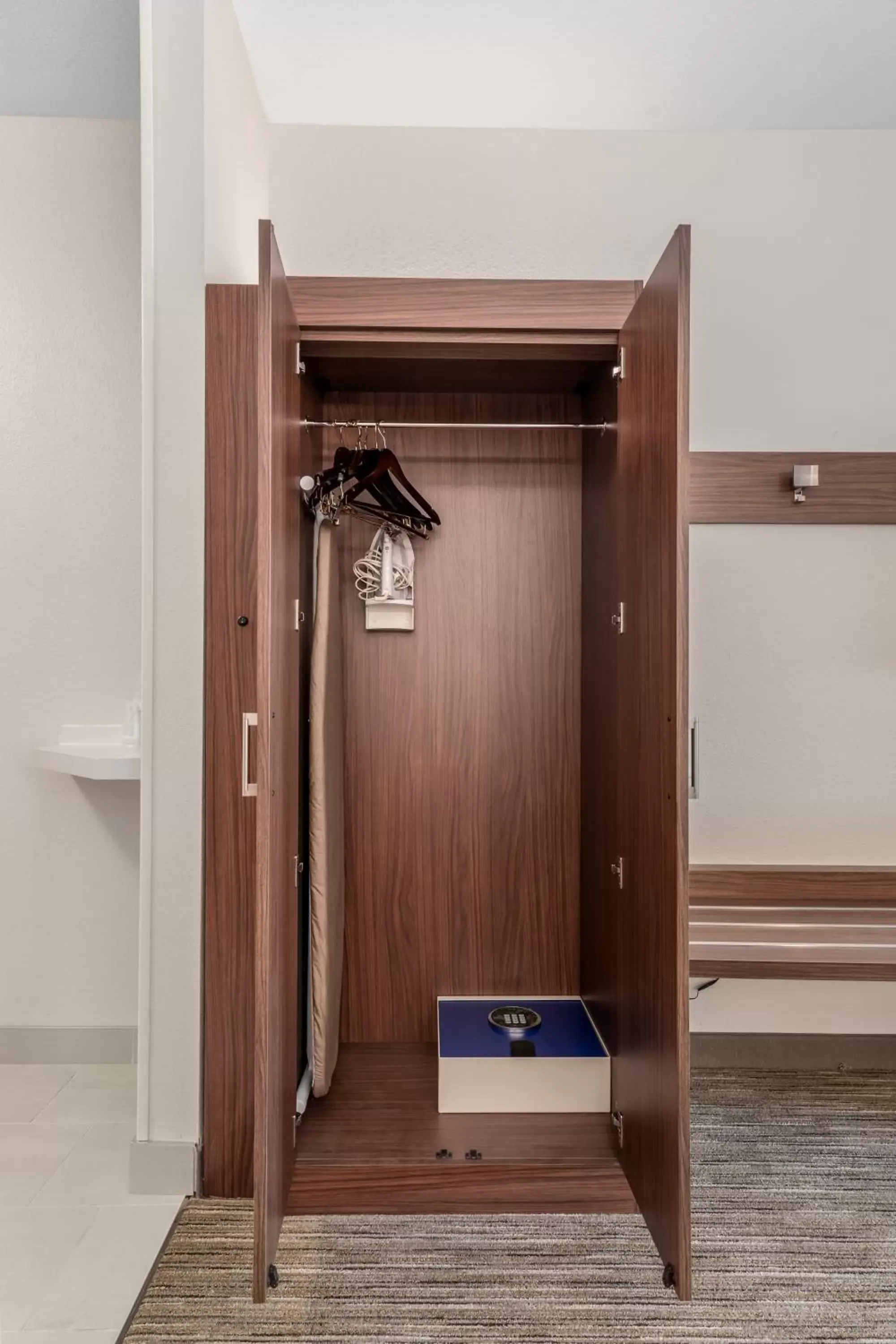 Queen Room with Two Queen Beds - Disability Access in Holiday Inn Express & Suites Van Buren-Fort Smith Area, an IHG Hotel Queen Room with Two Queen Beds - Disability Access in Holiday Inn Express & Suites Van Buren-Fort Smith Area, an IHG Hotel