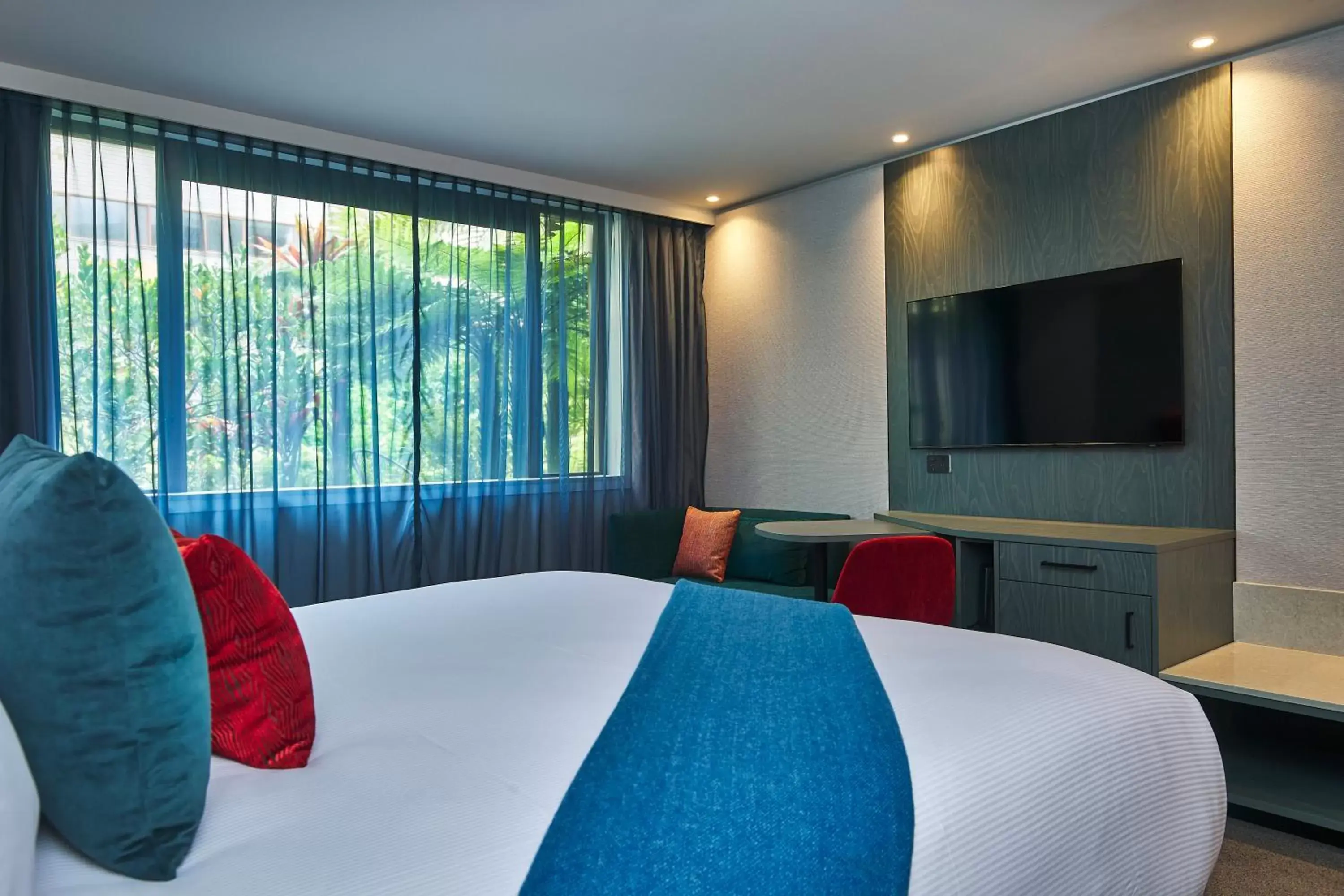 Superior King Room in Millennium Hotel Rotorua Superior King Room in Millennium Hotel Rotorua