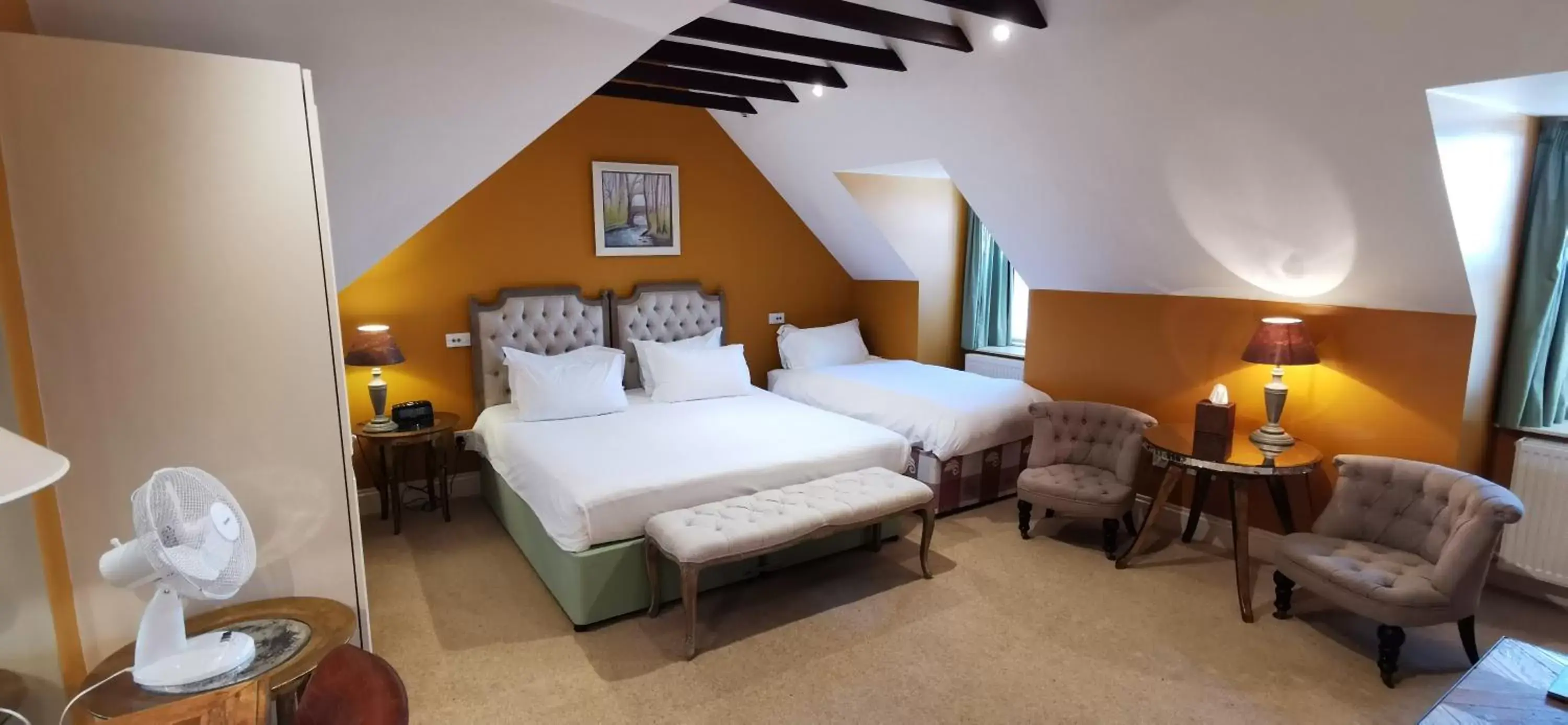 Deluxe Triple Room in Buccleuch and Queensberry Arms Hotel Deluxe Triple Room in Buccleuch and Queensberry Arms Hotel