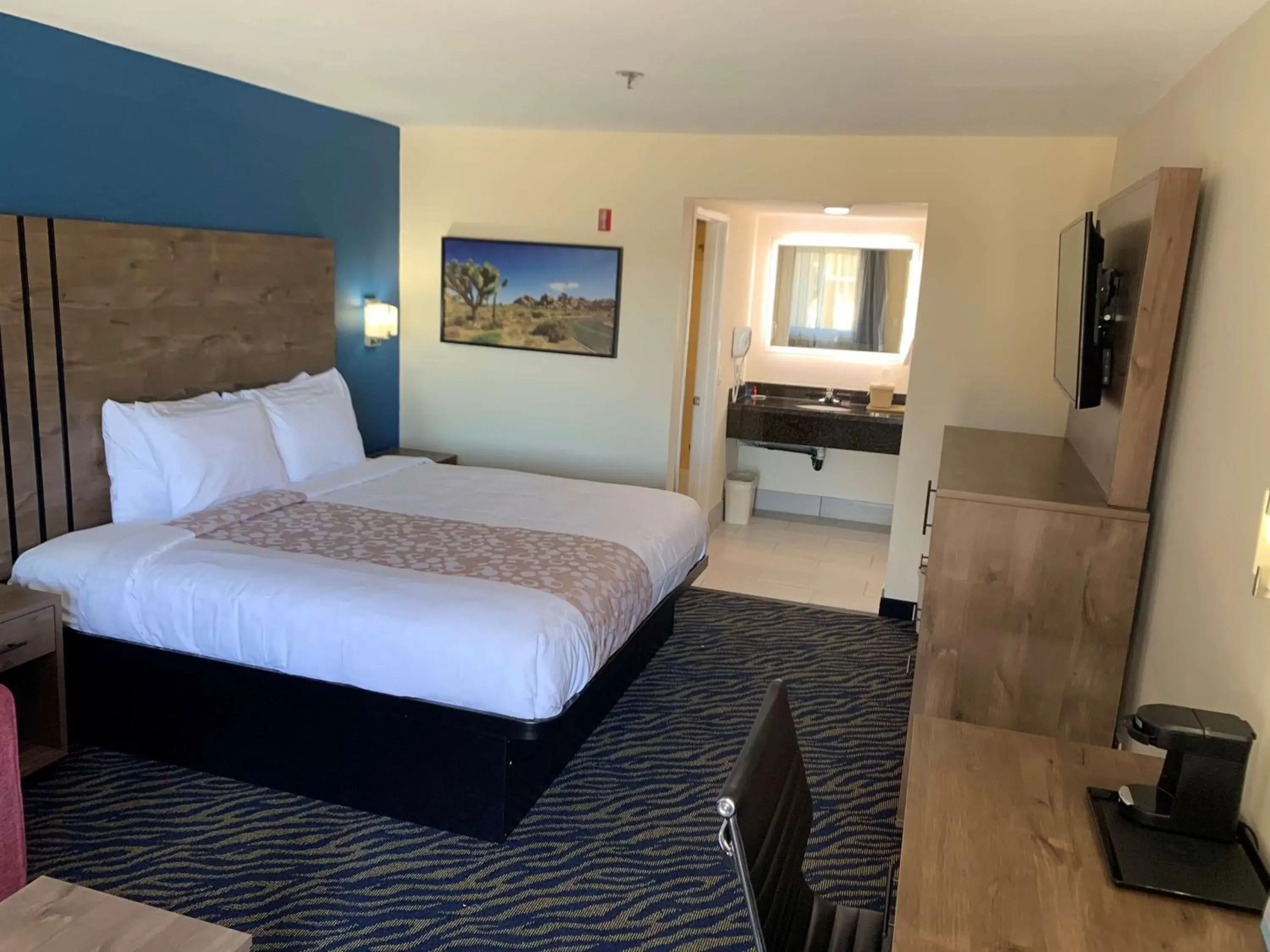 King Room - Smoking in SureStay Plus Hotel by Best Western Hesperia King Room - Smoking in SureStay Plus Hotel by Best Western Hesperia